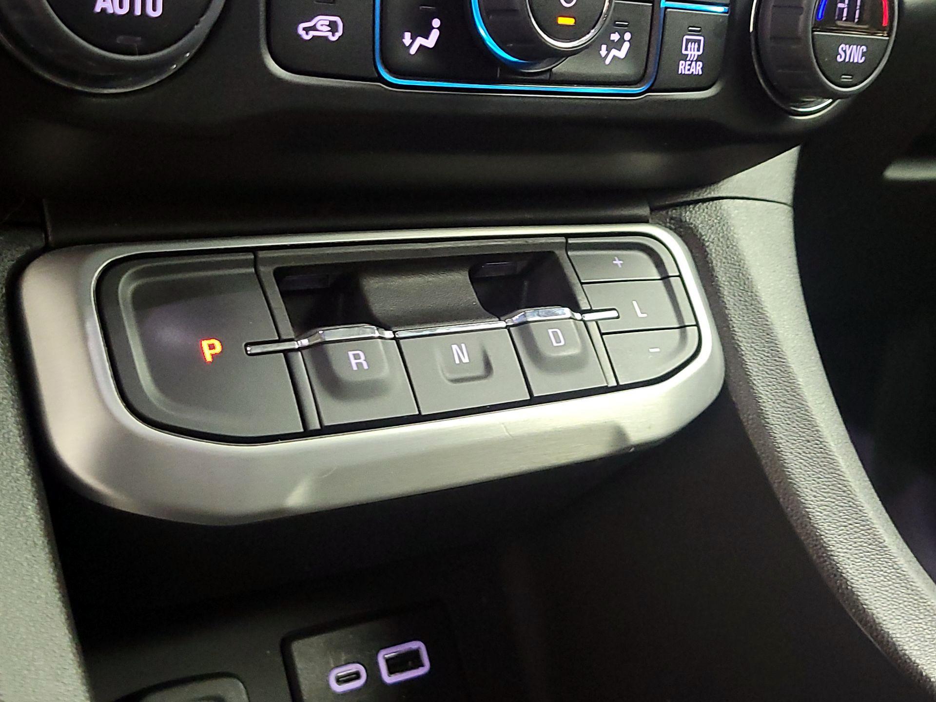 Thumbnail: 2023 GMC Acadia - 17