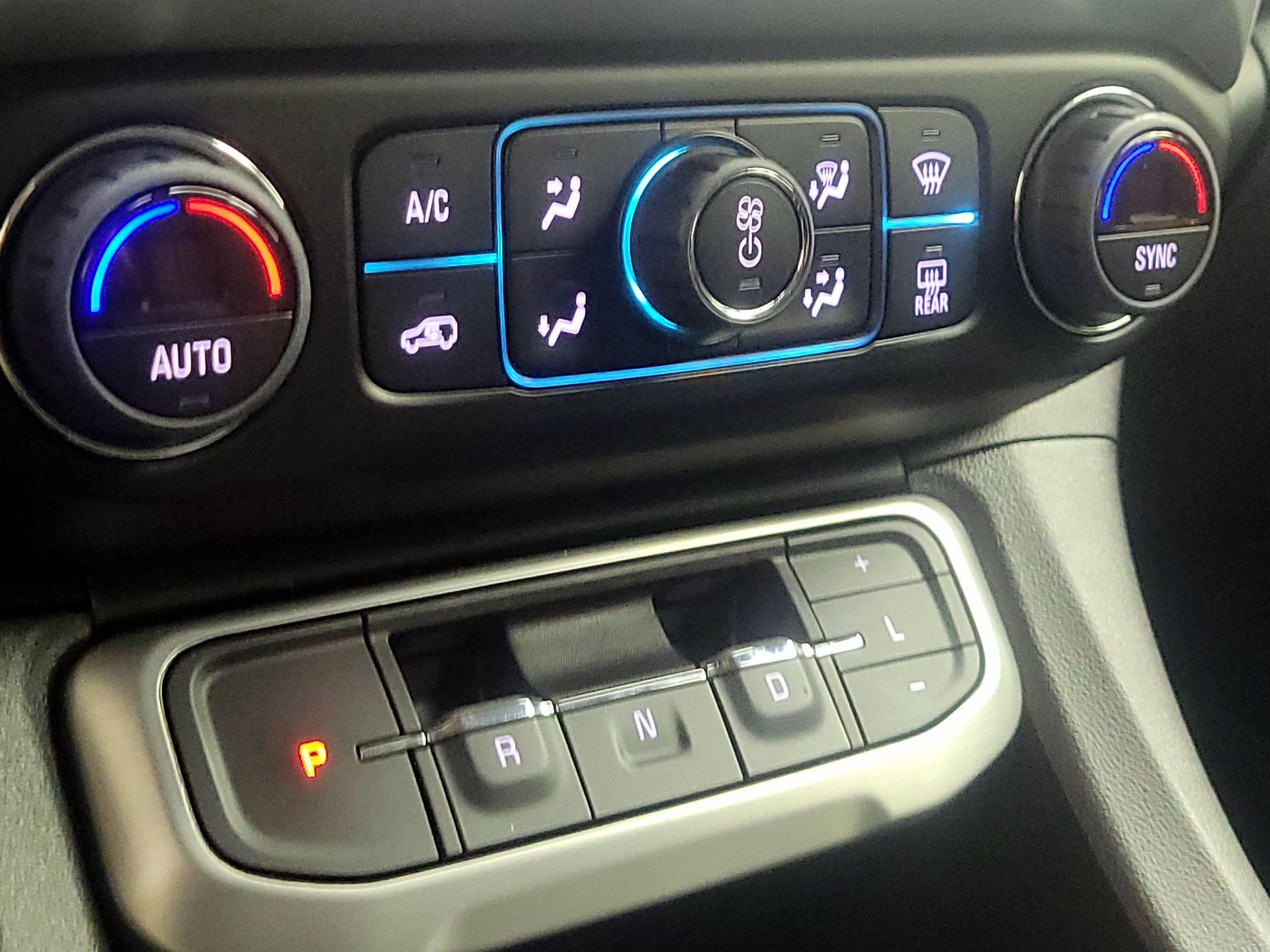 Thumbnail: 2023 GMC Acadia - 16