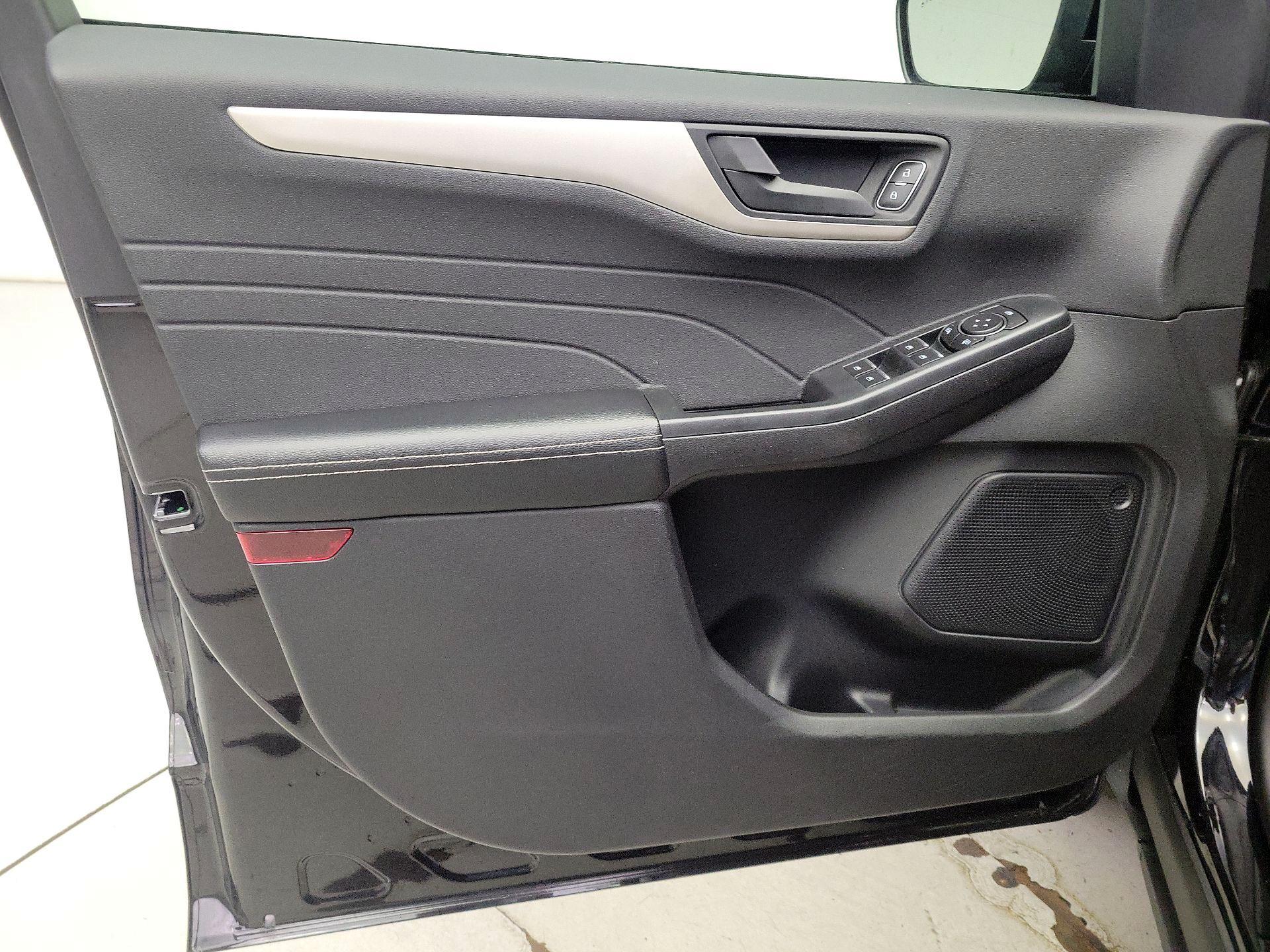 Thumbnail: 2022 Ford Escape - 12