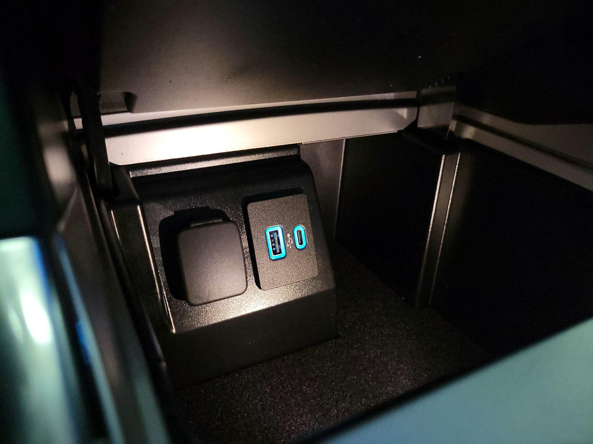 Thumbnail: 2021 Ford Explorer - 19