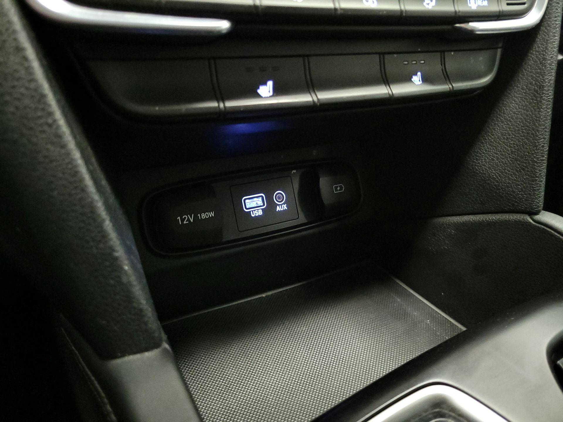 Thumbnail: 2019 Hyundai Santa Fe - 18