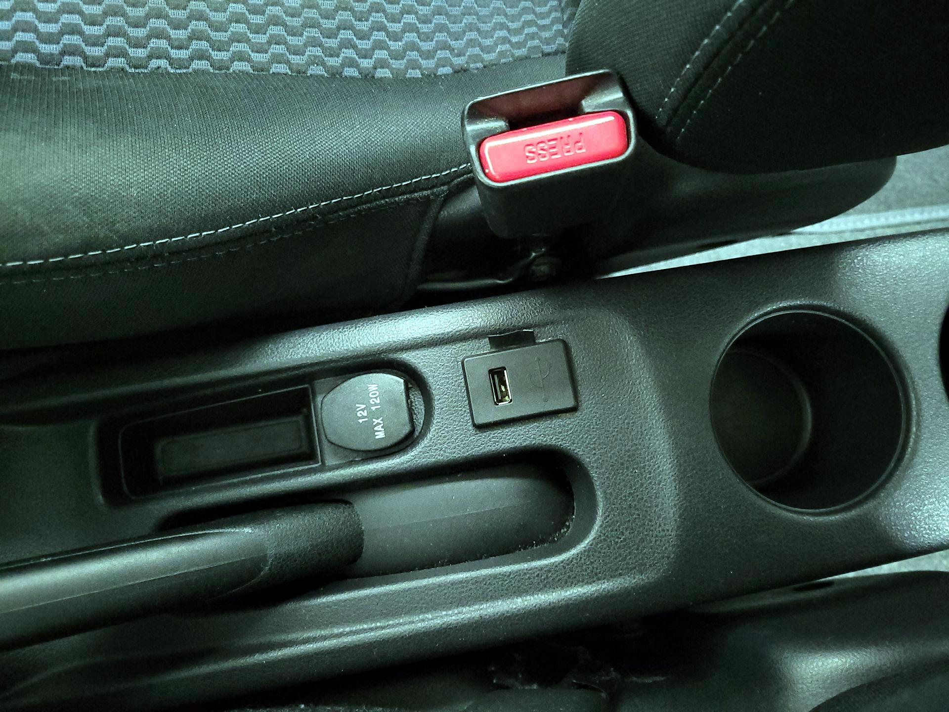 Thumbnail: 2014 Nissan Versa Note - 18