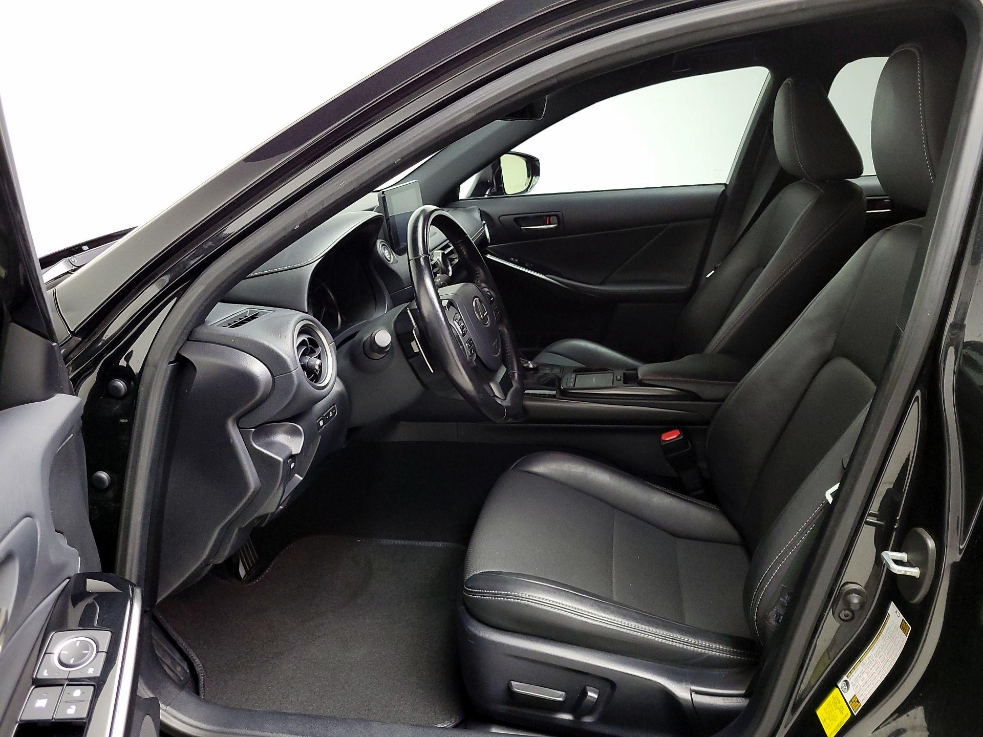 Thumbnail: 2021 Lexus IS - 11