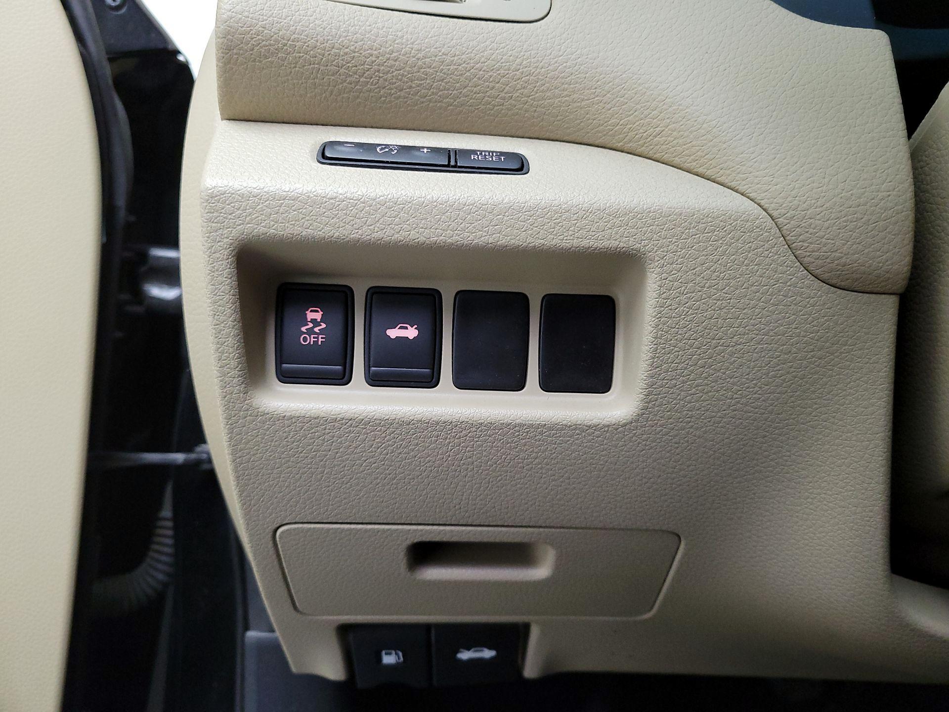 Thumbnail: 2015 Nissan Altima - 13