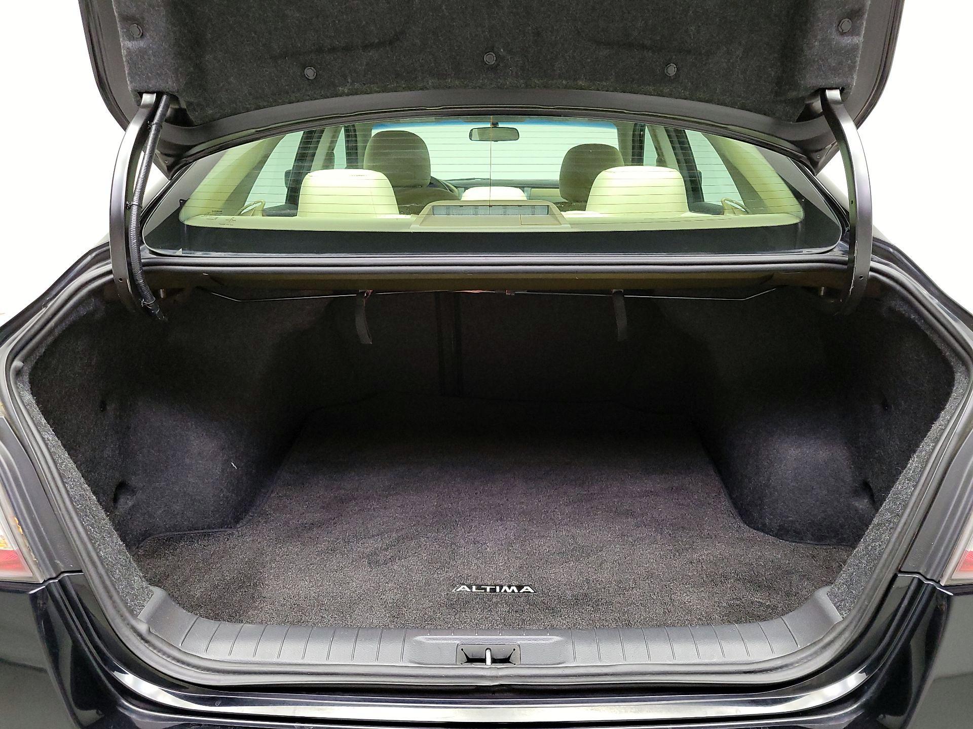 Thumbnail: 2015 Nissan Altima - 20