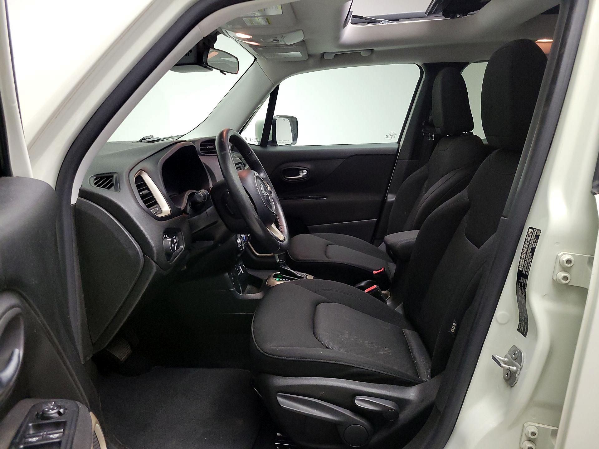 Thumbnail: 2016 Jeep Renegade - 11