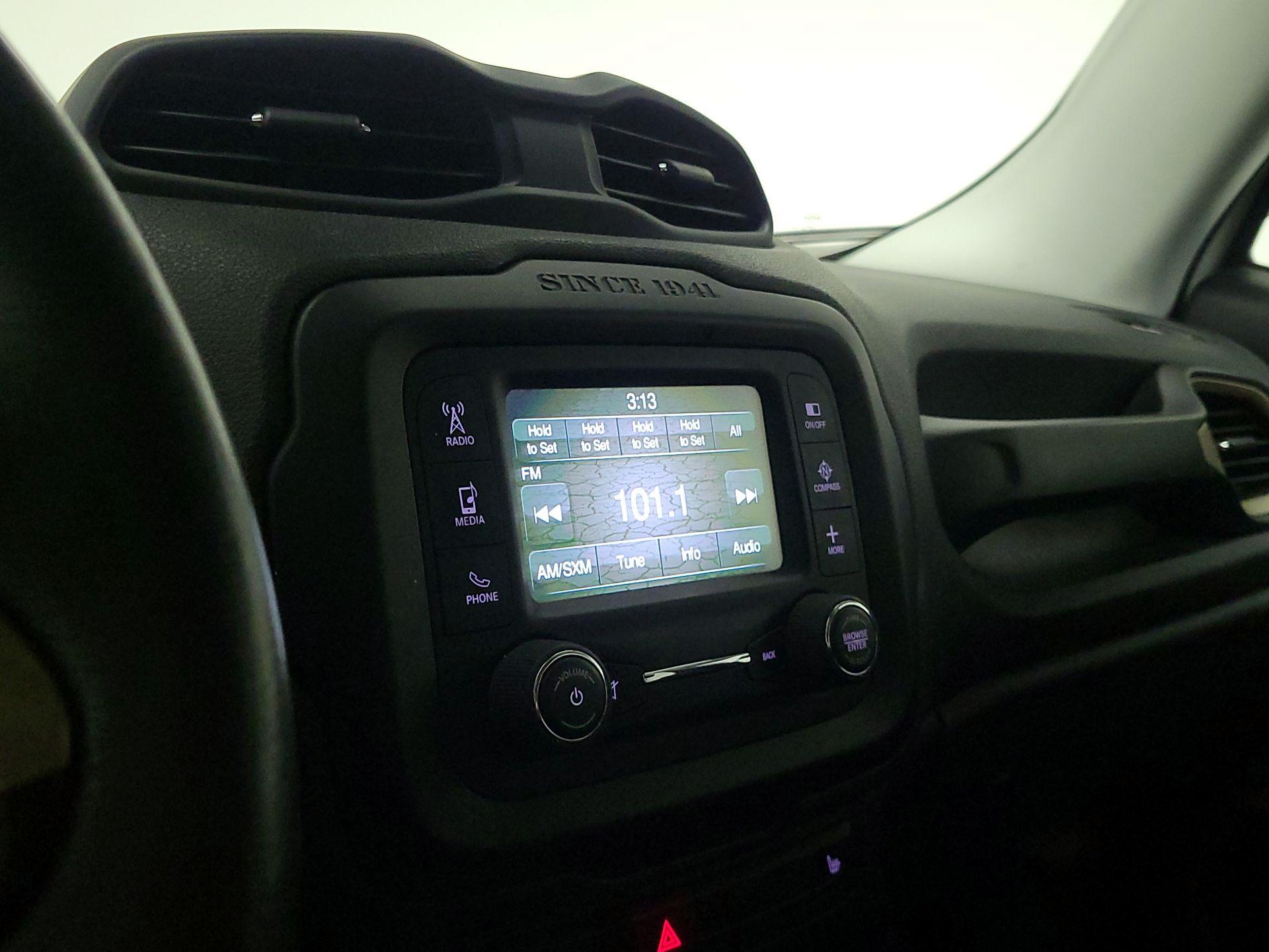 Thumbnail: 2016 Jeep Renegade - 15