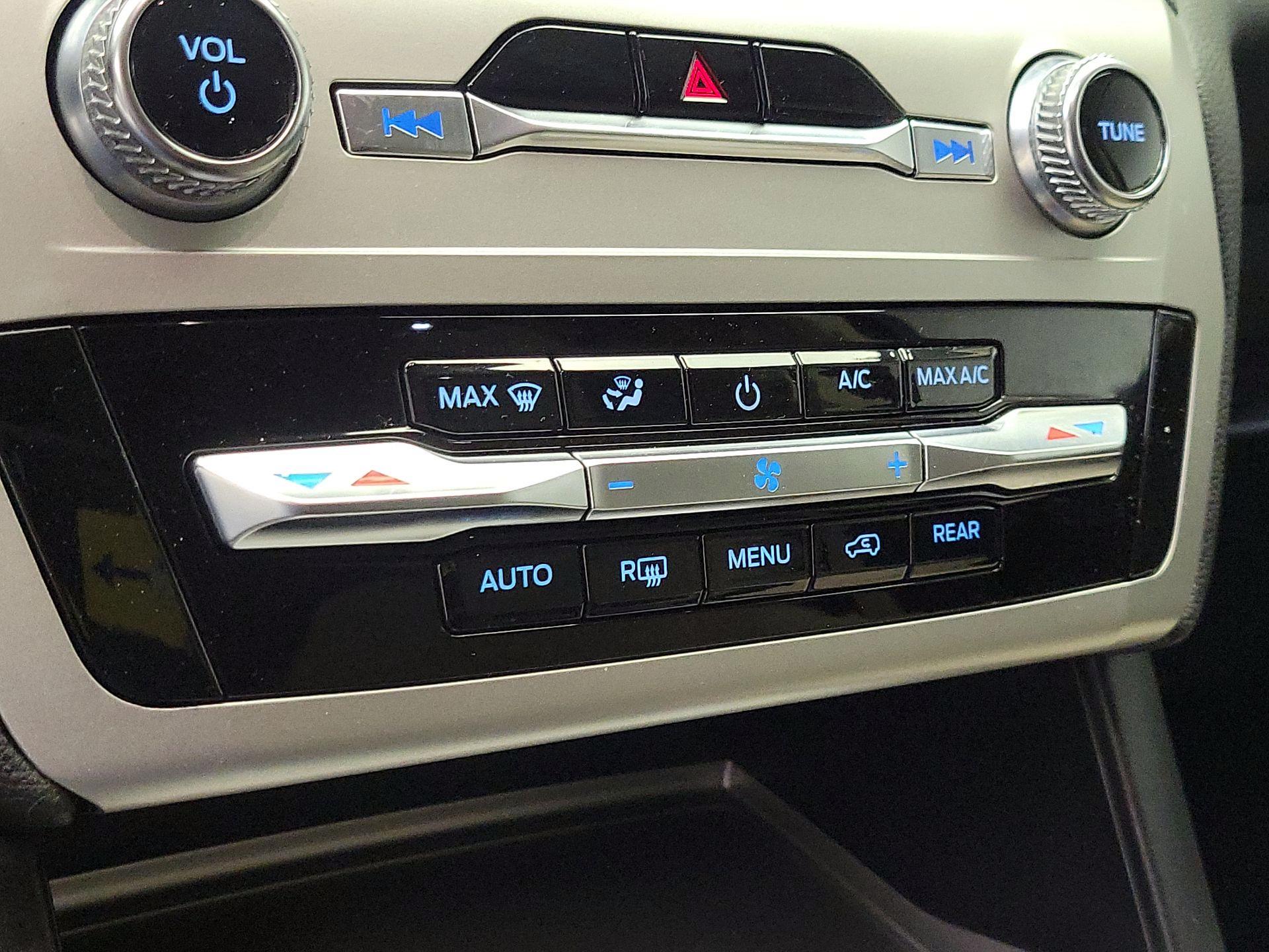 Thumbnail: 2022 Ford Explorer - 16