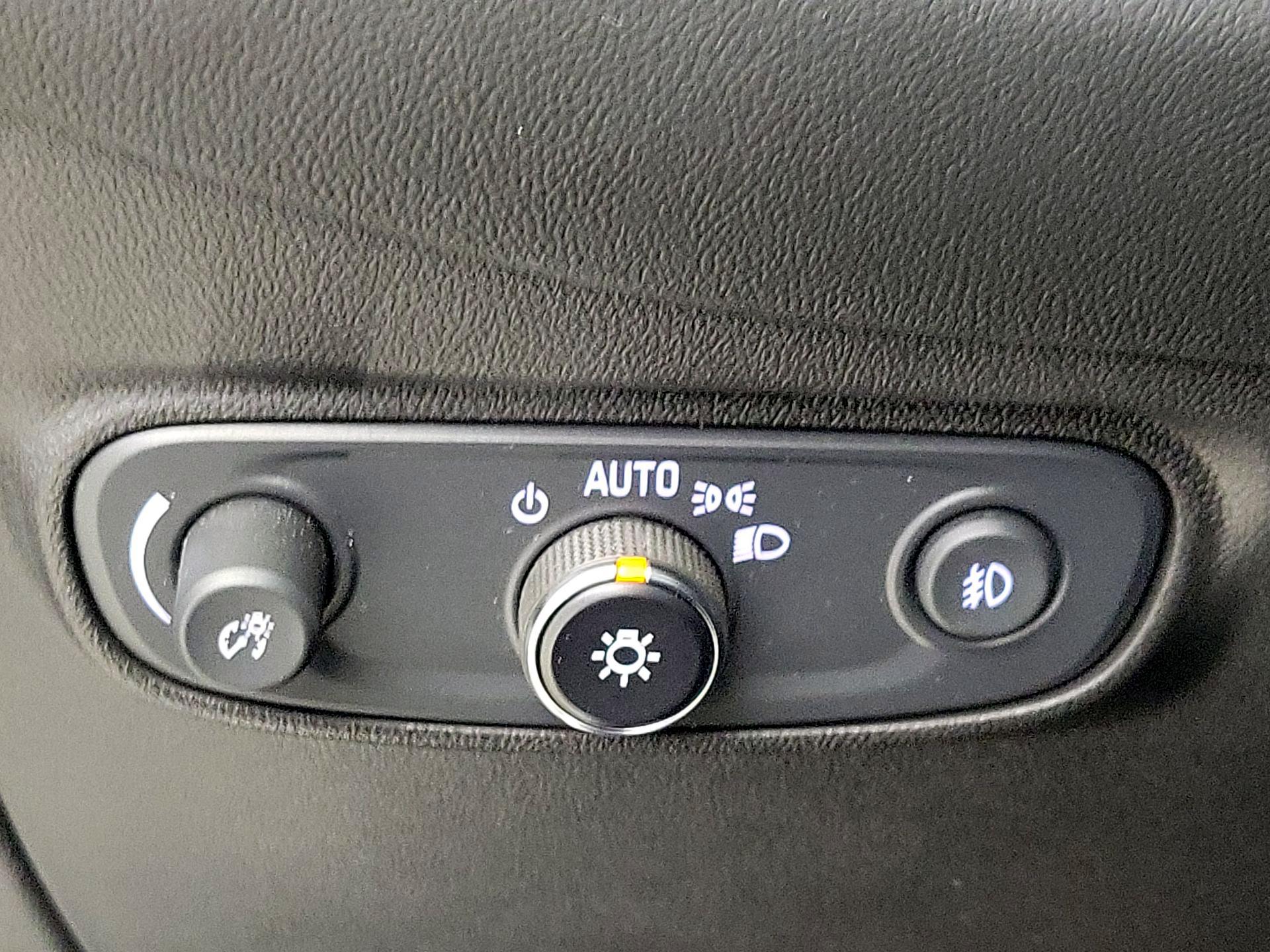 Thumbnail: 2022 Chevrolet Equinox - 13