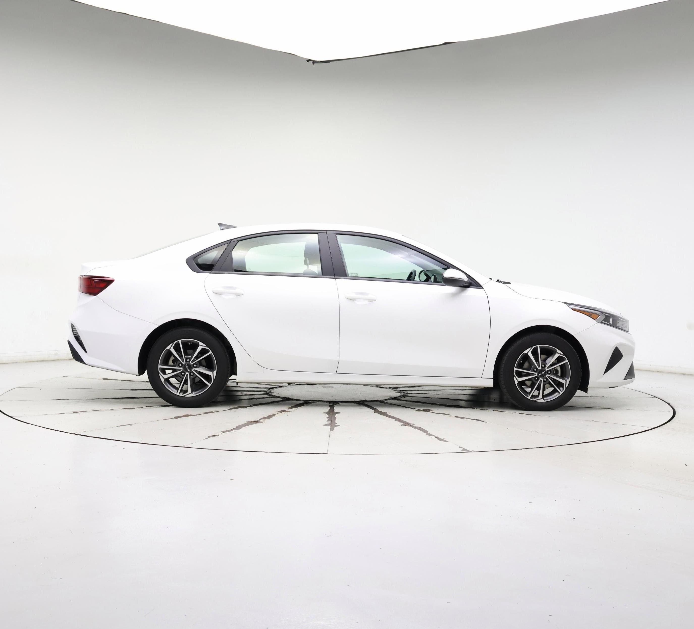 Thumbnail: 2023 Kia Forte - 7