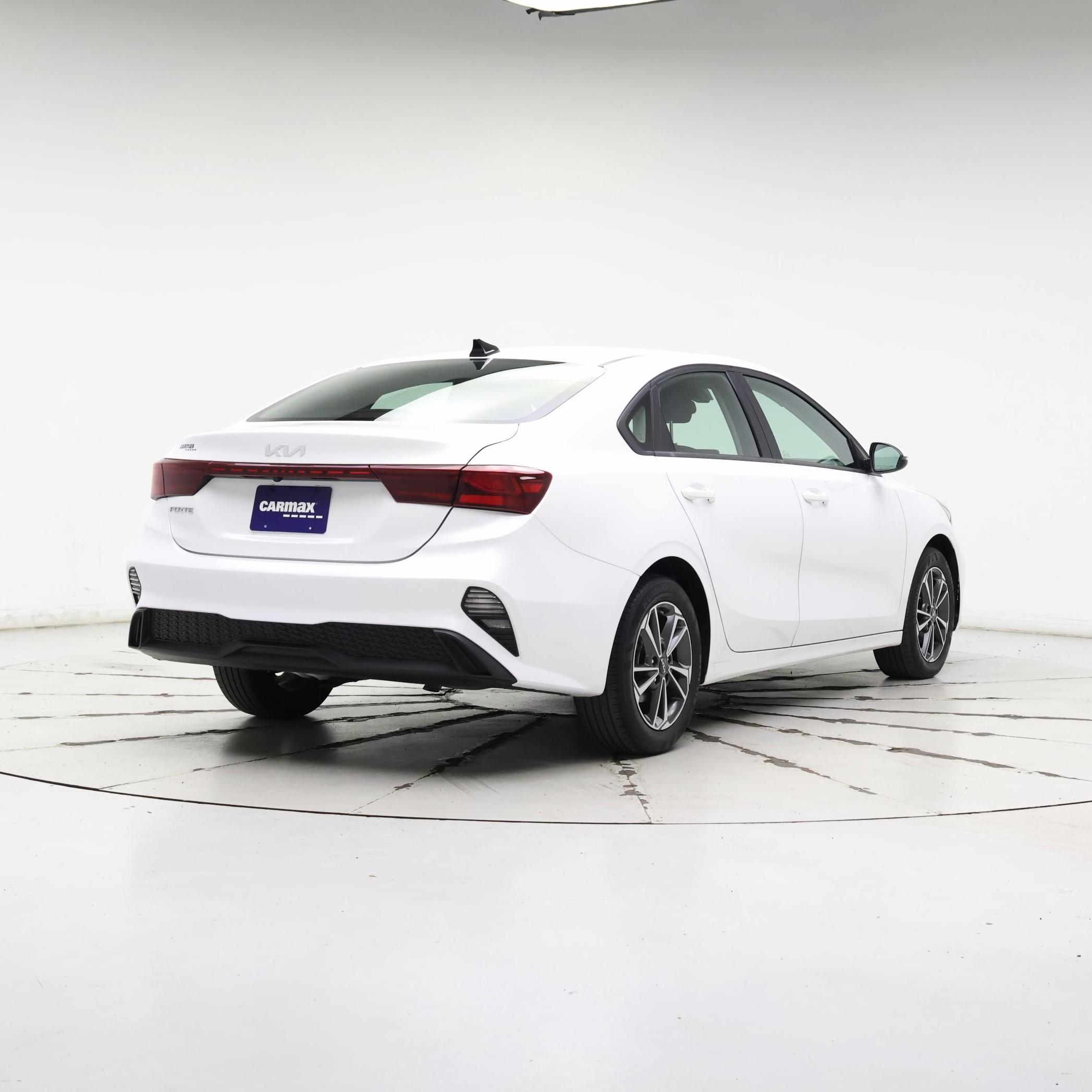 Thumbnail: 2023 Kia Forte - 8