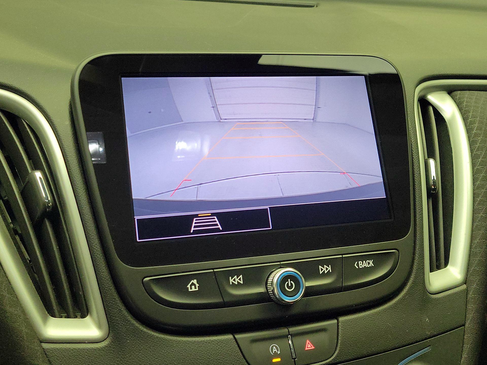 Thumbnail: 2022 Chevrolet Malibu - 14