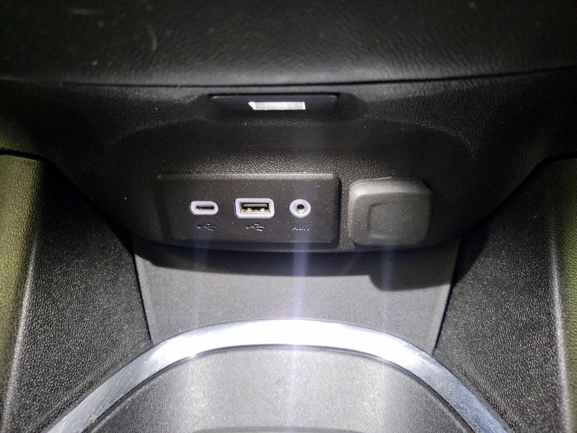 Thumbnail: 2022 Chevrolet Malibu - 18