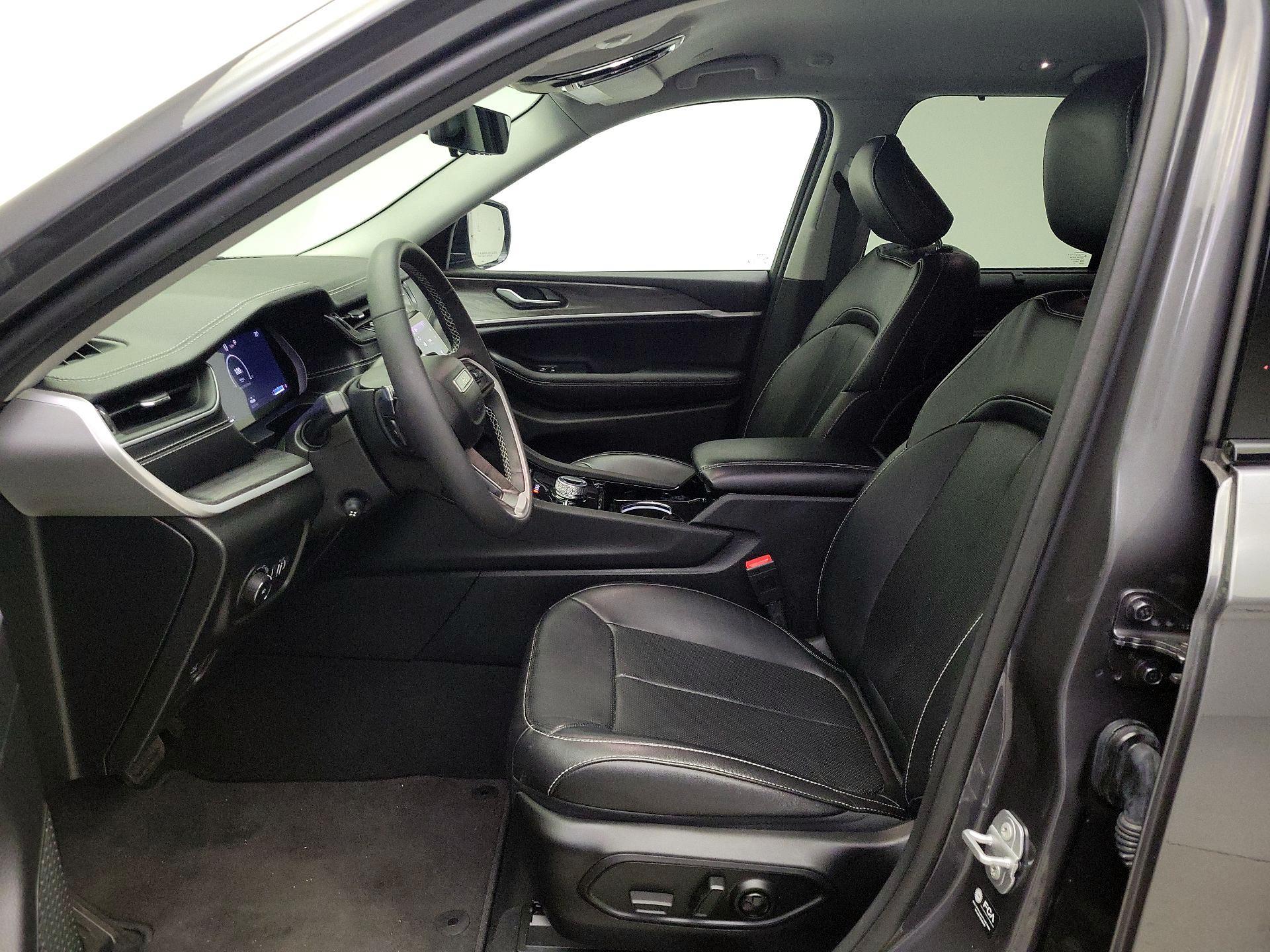 Thumbnail: 2023 Jeep Grand Cherokee - 11