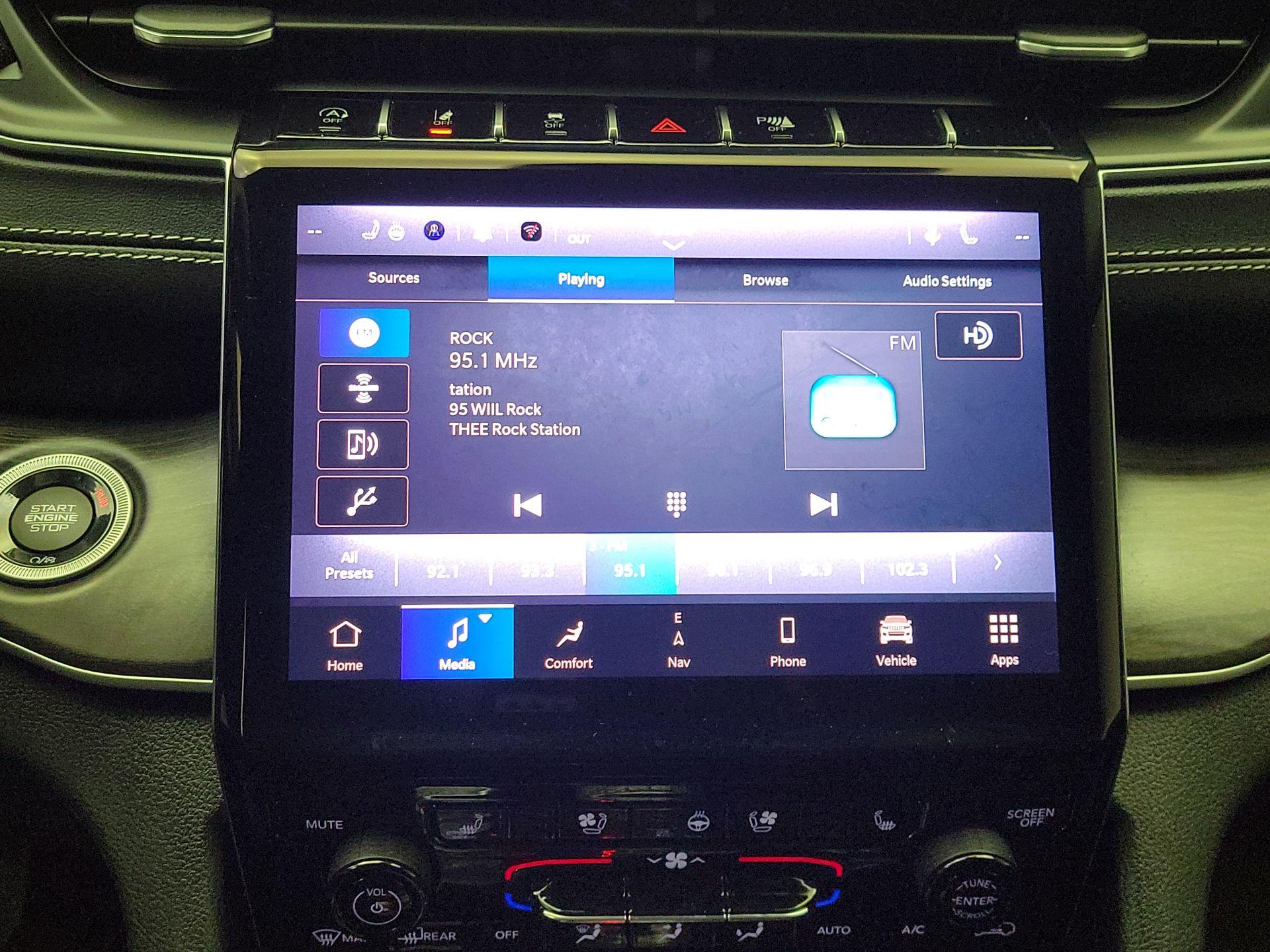 Thumbnail: 2023 Jeep Grand Cherokee - 16