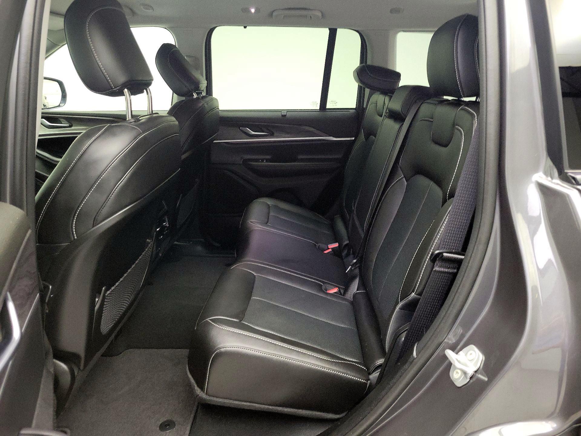 Thumbnail: 2023 Jeep Grand Cherokee - 20