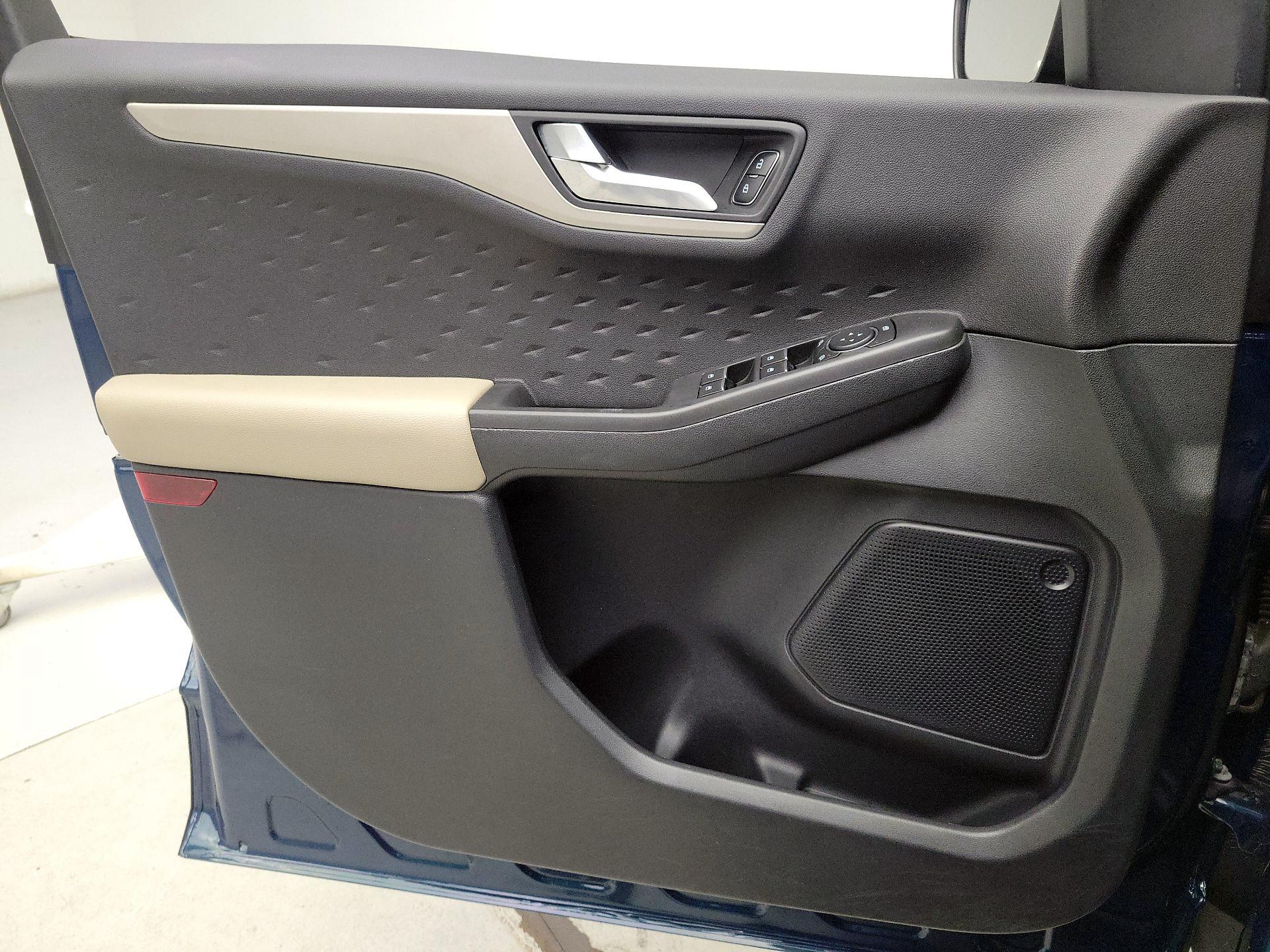 Thumbnail: 2020 Ford Escape - 12