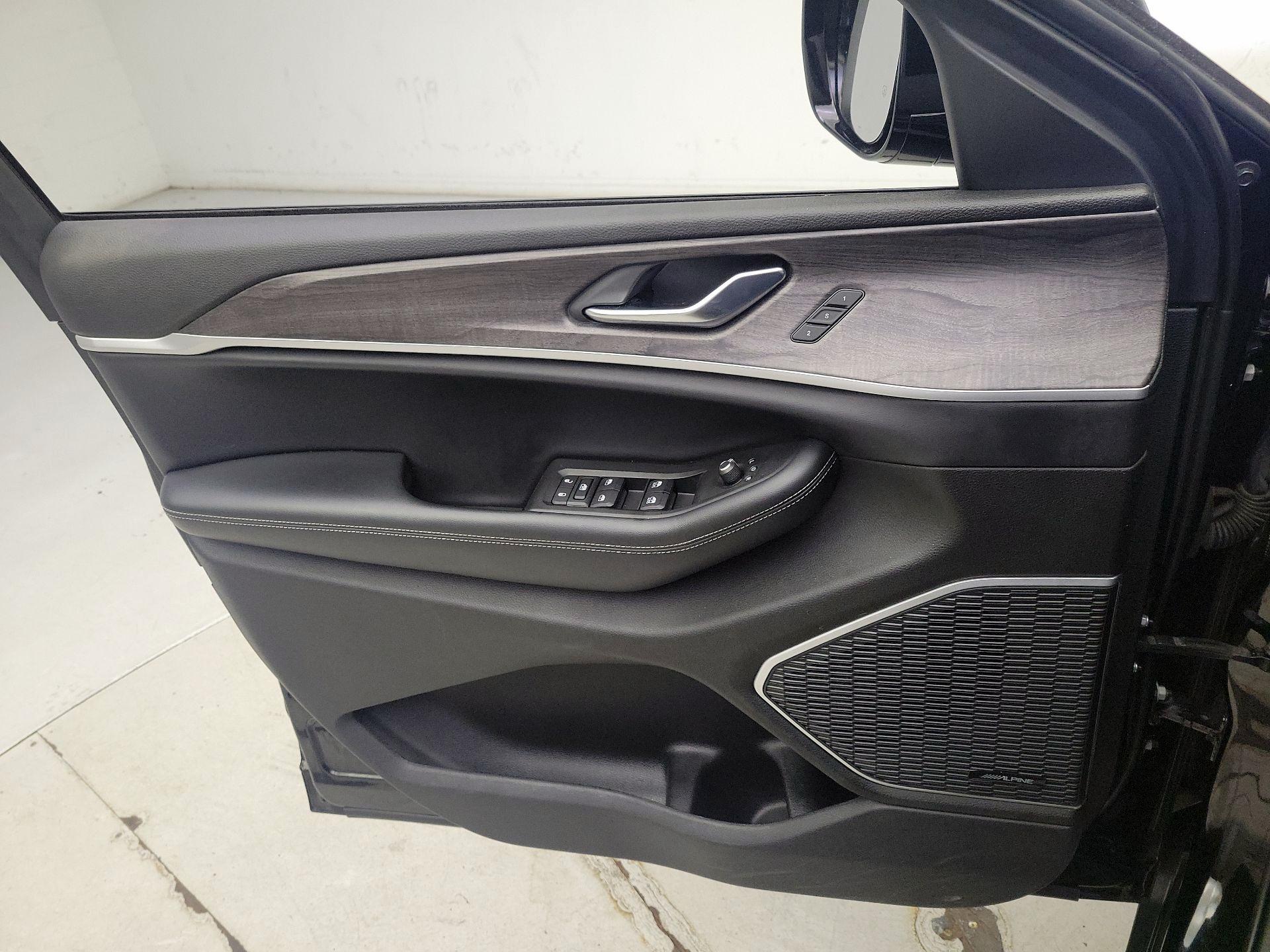 Thumbnail: 2021 Jeep Grand Cherokee L - 12