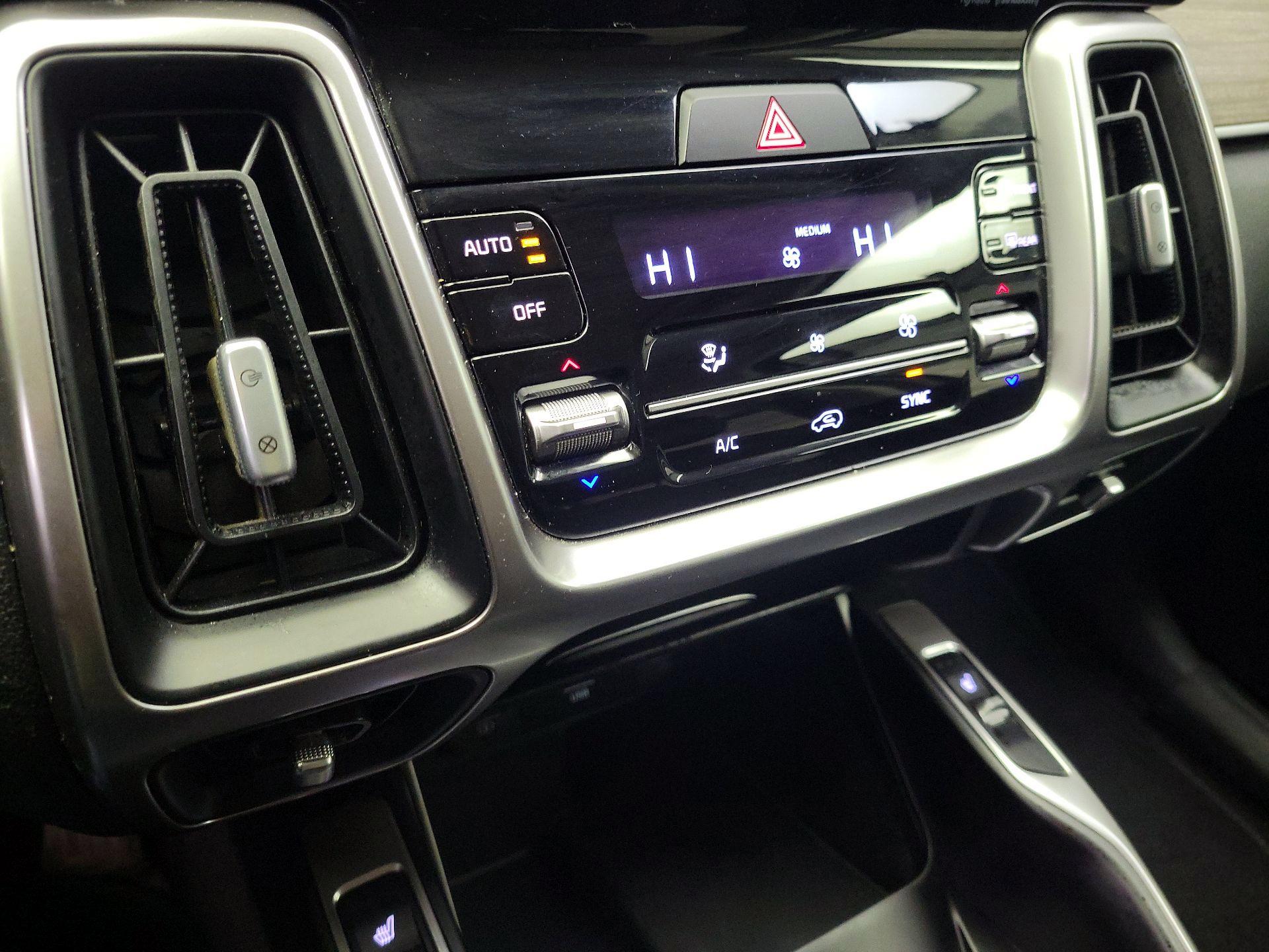 Thumbnail: 2022 Kia Sorento - 17