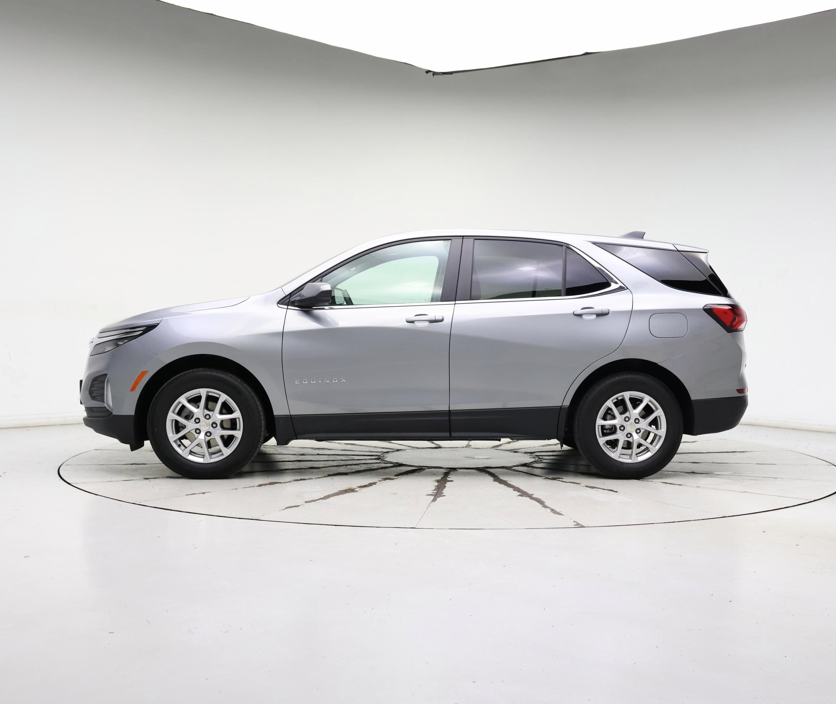 Thumbnail: 2023 Chevrolet Equinox - 3