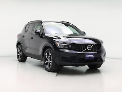 2023 Volvo XC40 B5 Plus Dark Theme