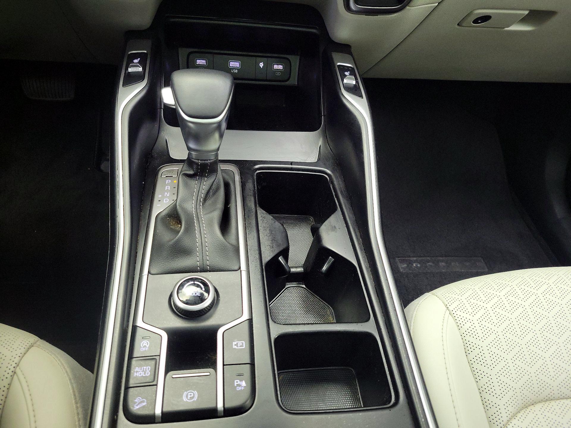 Thumbnail: 2023 Kia Sorento - 18