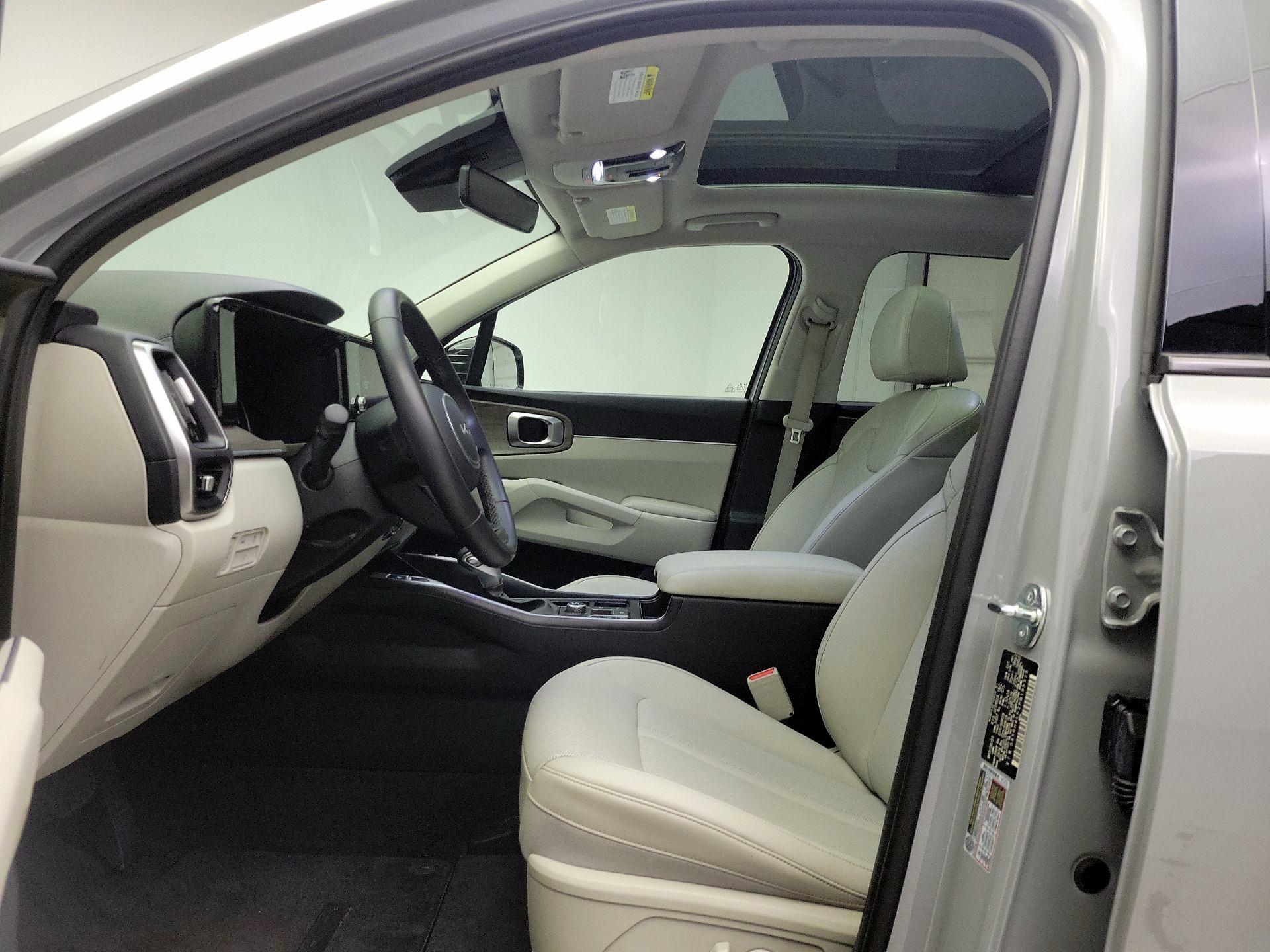 Thumbnail: 2023 Kia Sorento - 20