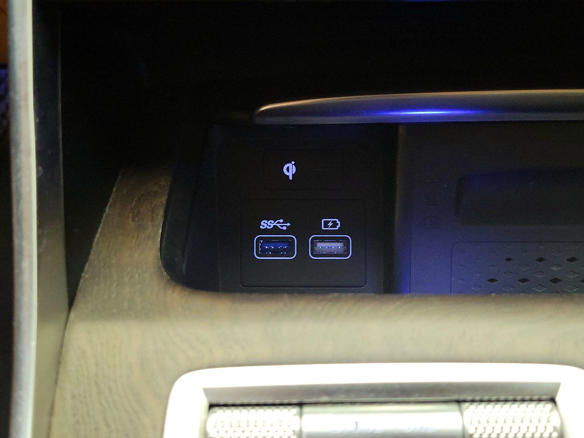 Thumbnail: 2021 Genesis GV80 - 19