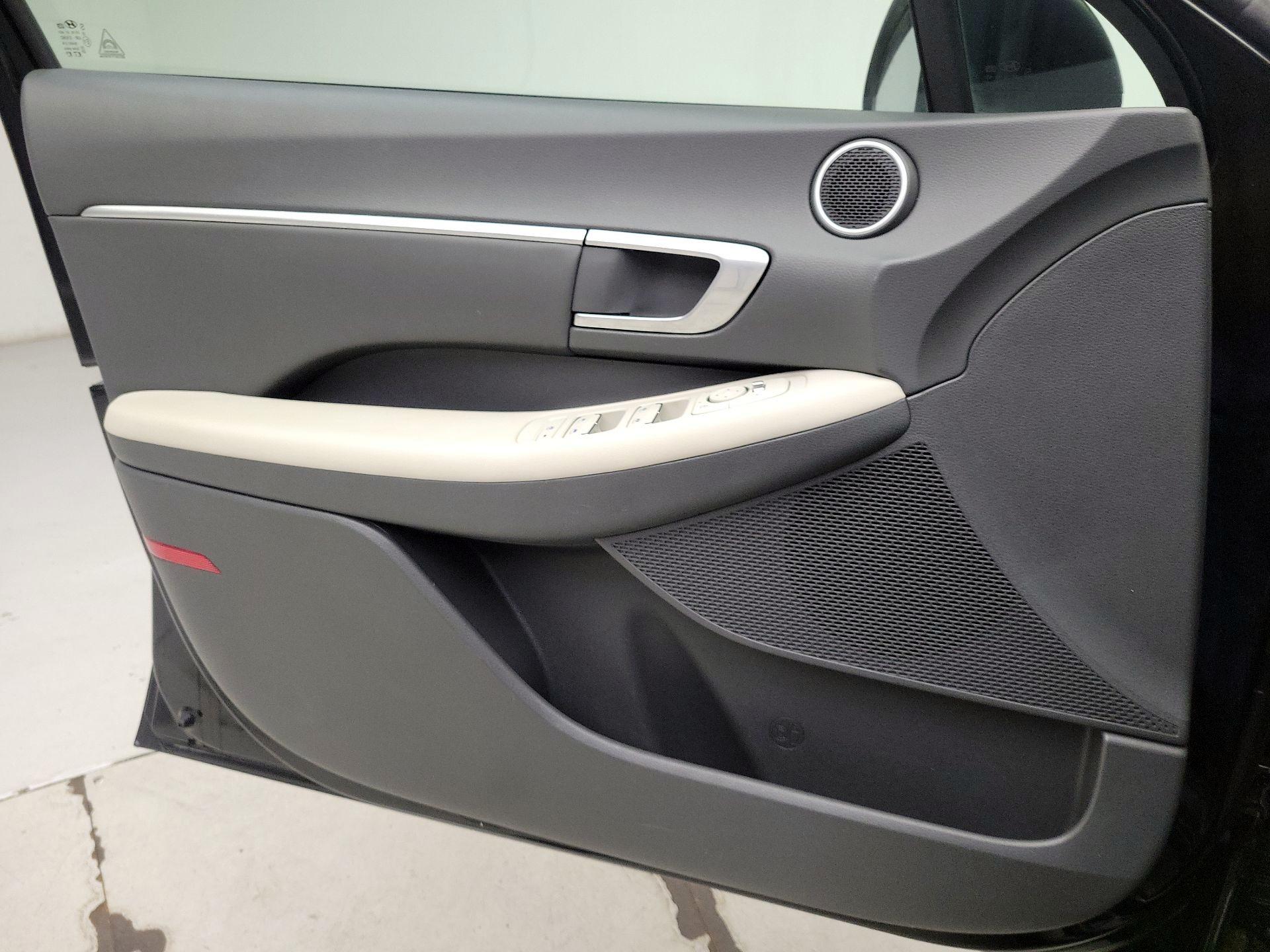 Thumbnail: 2023 Hyundai Sonata - 12