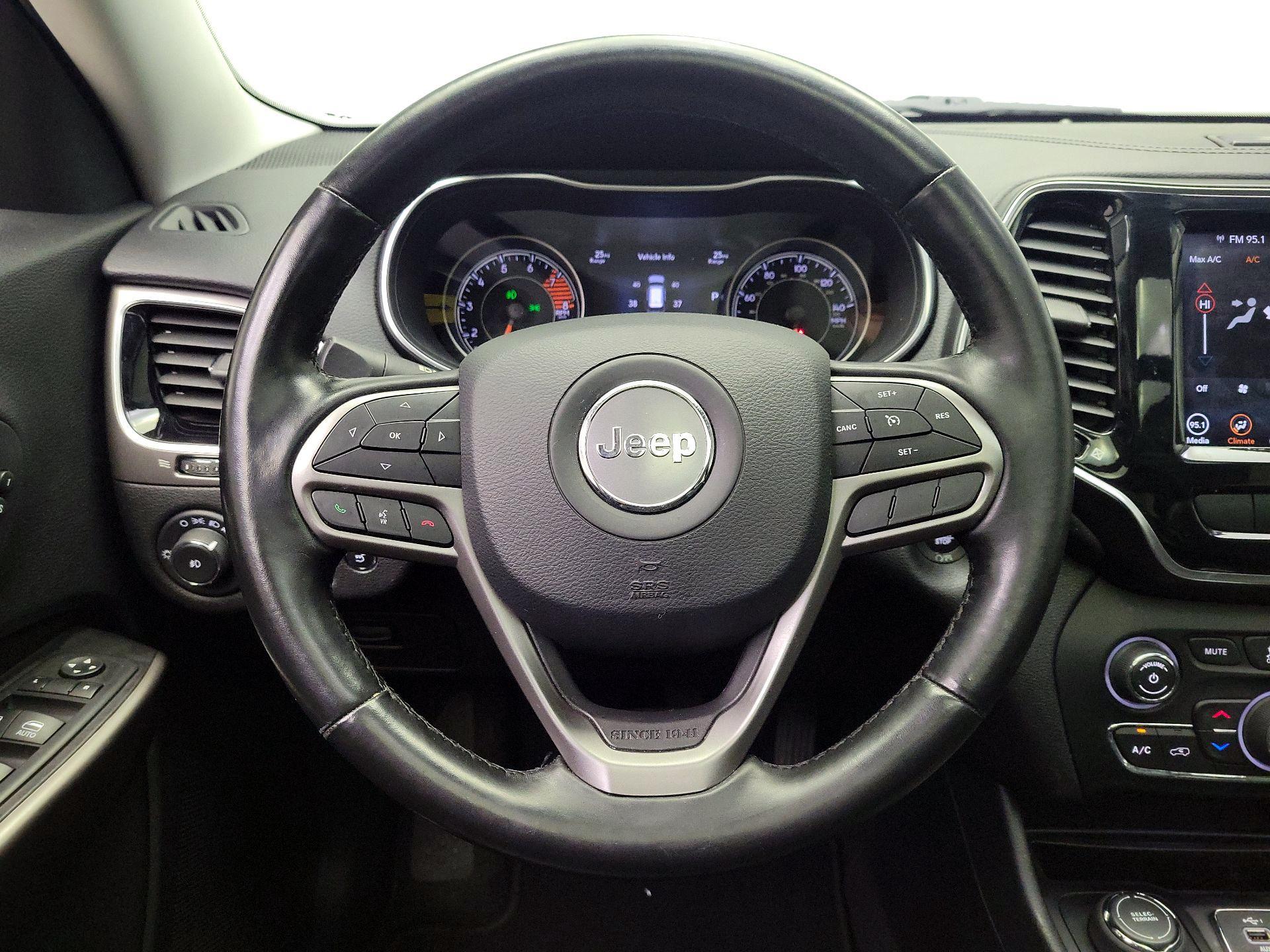 Thumbnail: 2020 Jeep Cherokee - 10