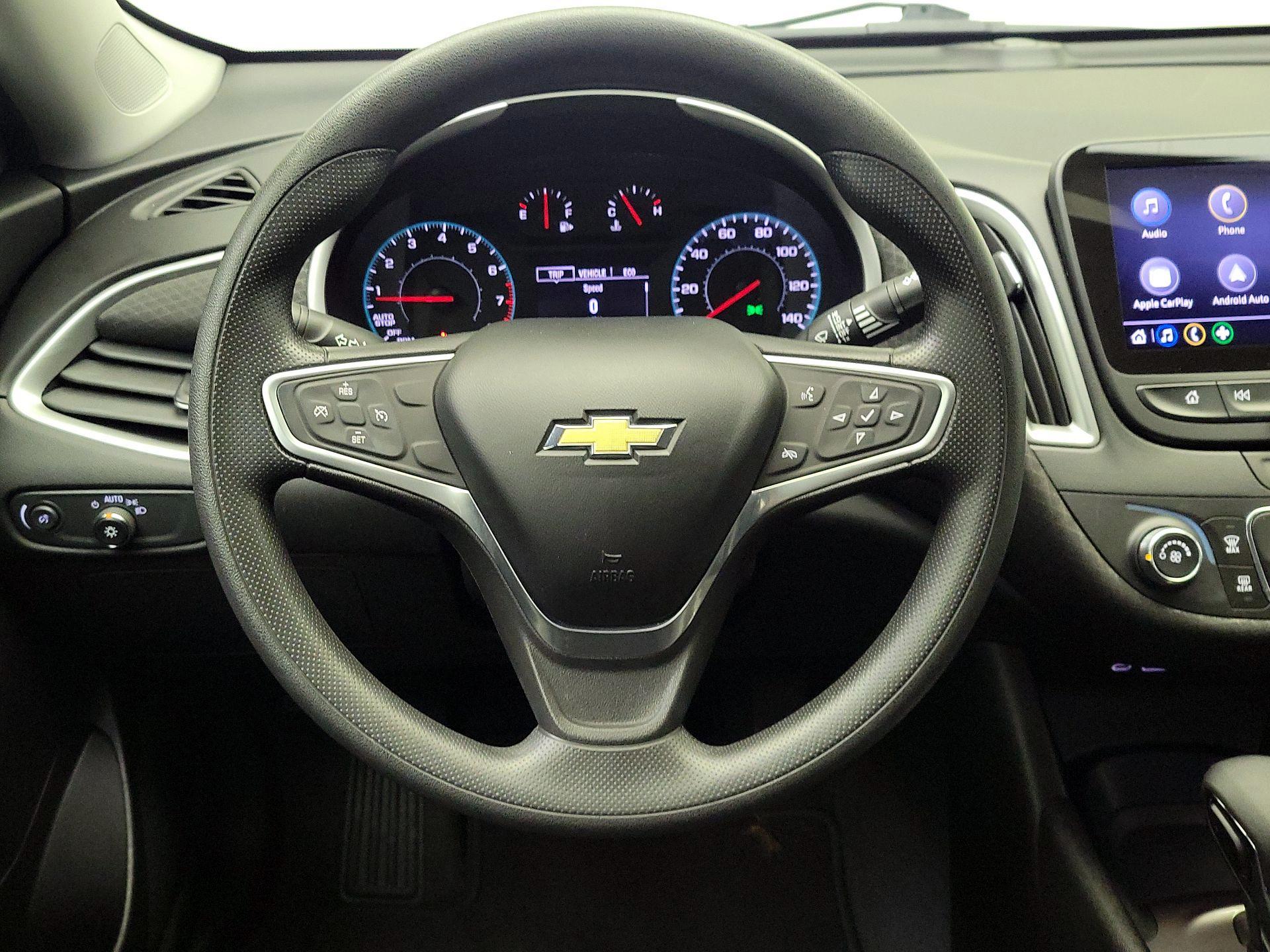 Thumbnail: 2022 Chevrolet Malibu - 10