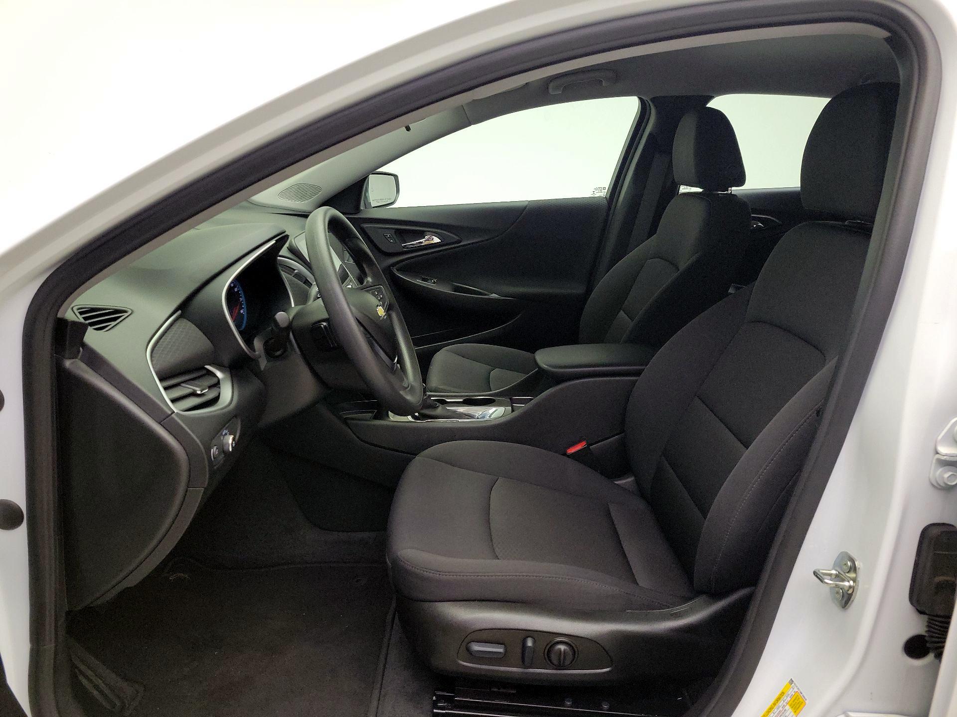 Thumbnail: 2022 Chevrolet Malibu - 11