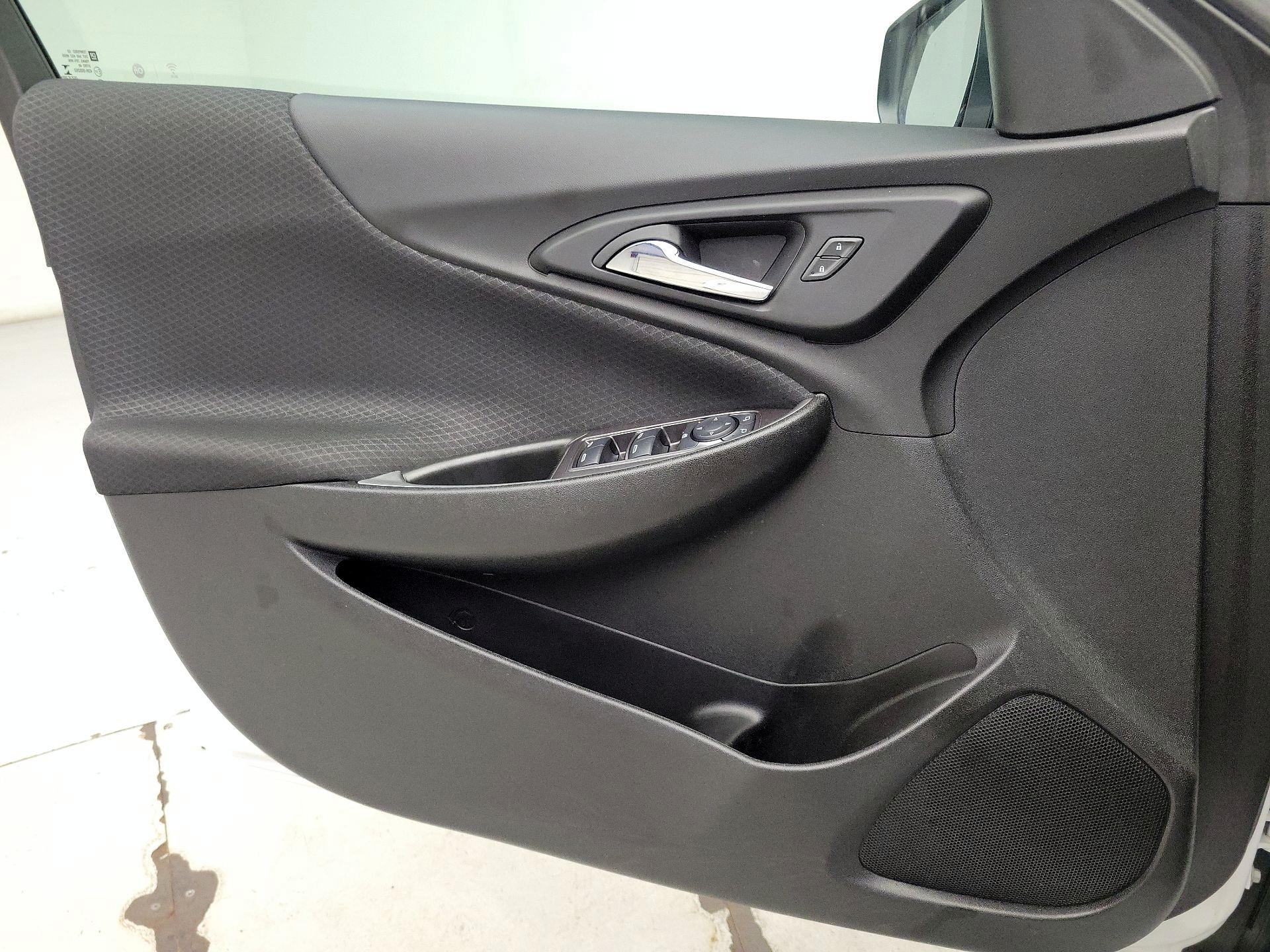 Thumbnail: 2022 Chevrolet Malibu - 12