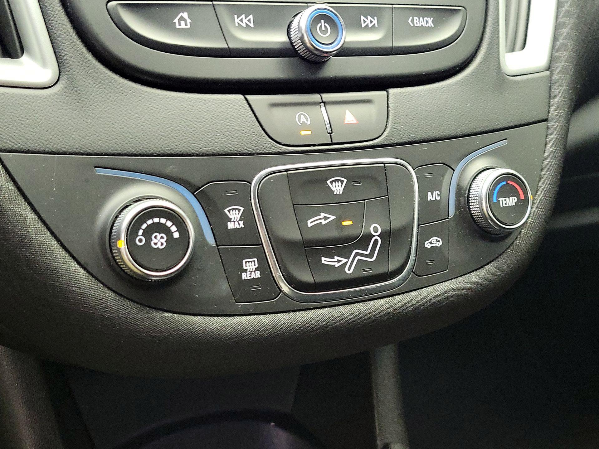 Thumbnail: 2022 Chevrolet Malibu - 16