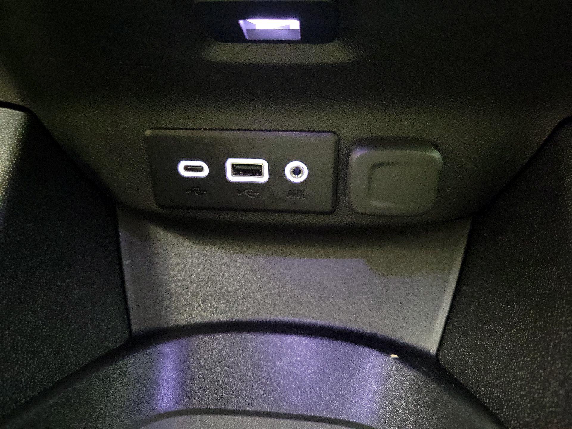 Thumbnail: 2022 Chevrolet Malibu - 18