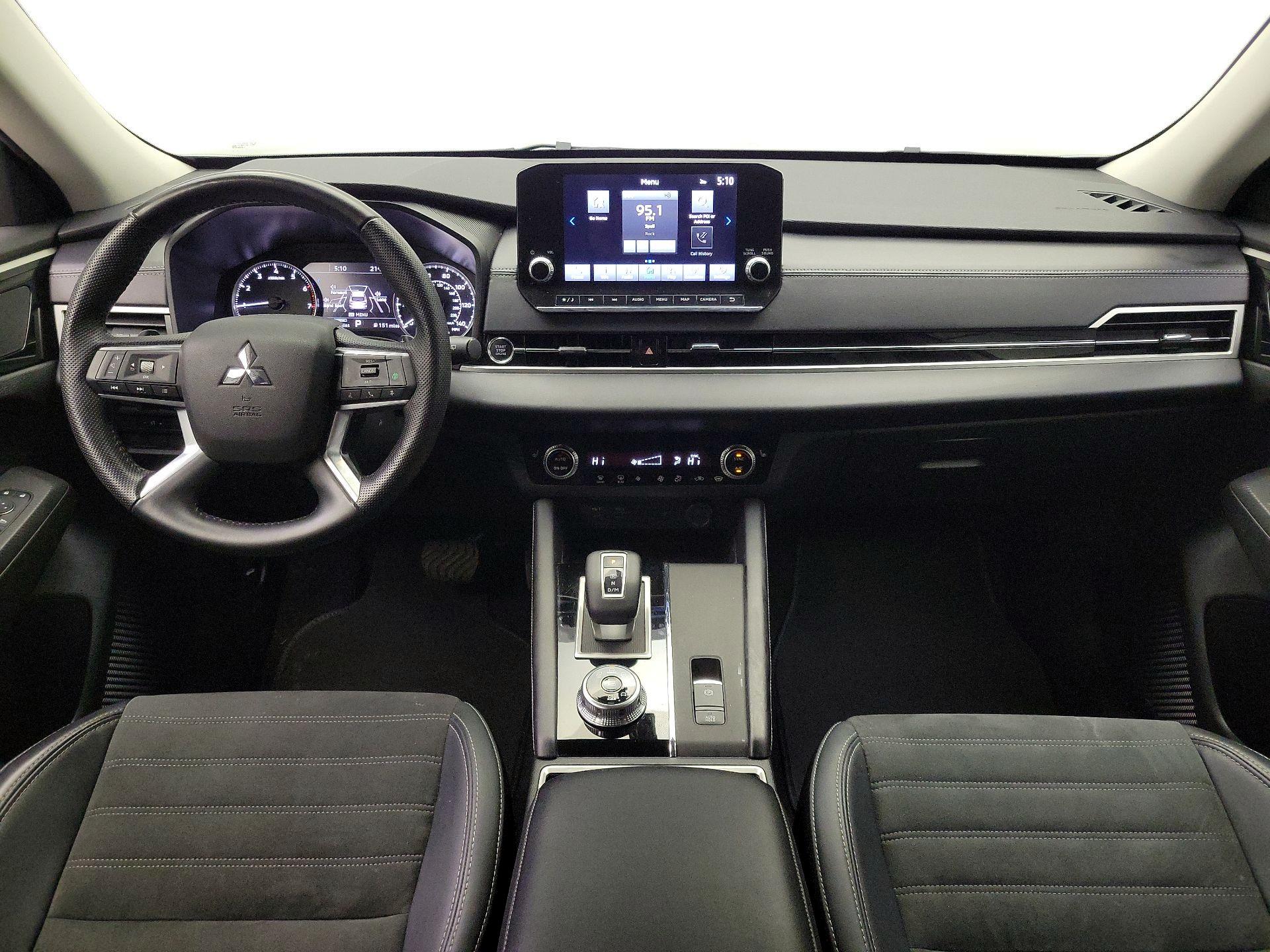 Thumbnail: 2024 Mitsubishi Outlander - 9