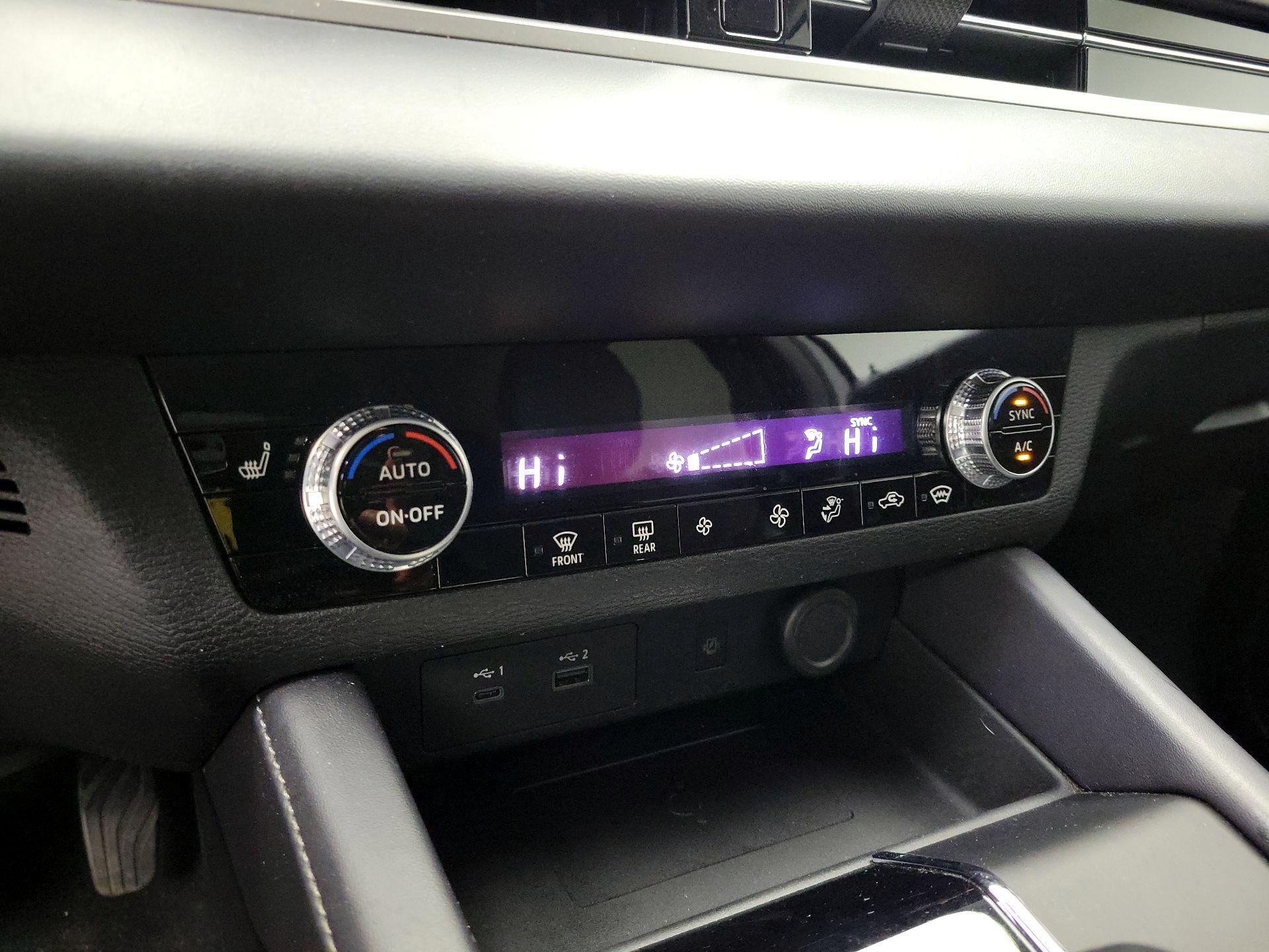 Thumbnail: 2024 Mitsubishi Outlander - 15