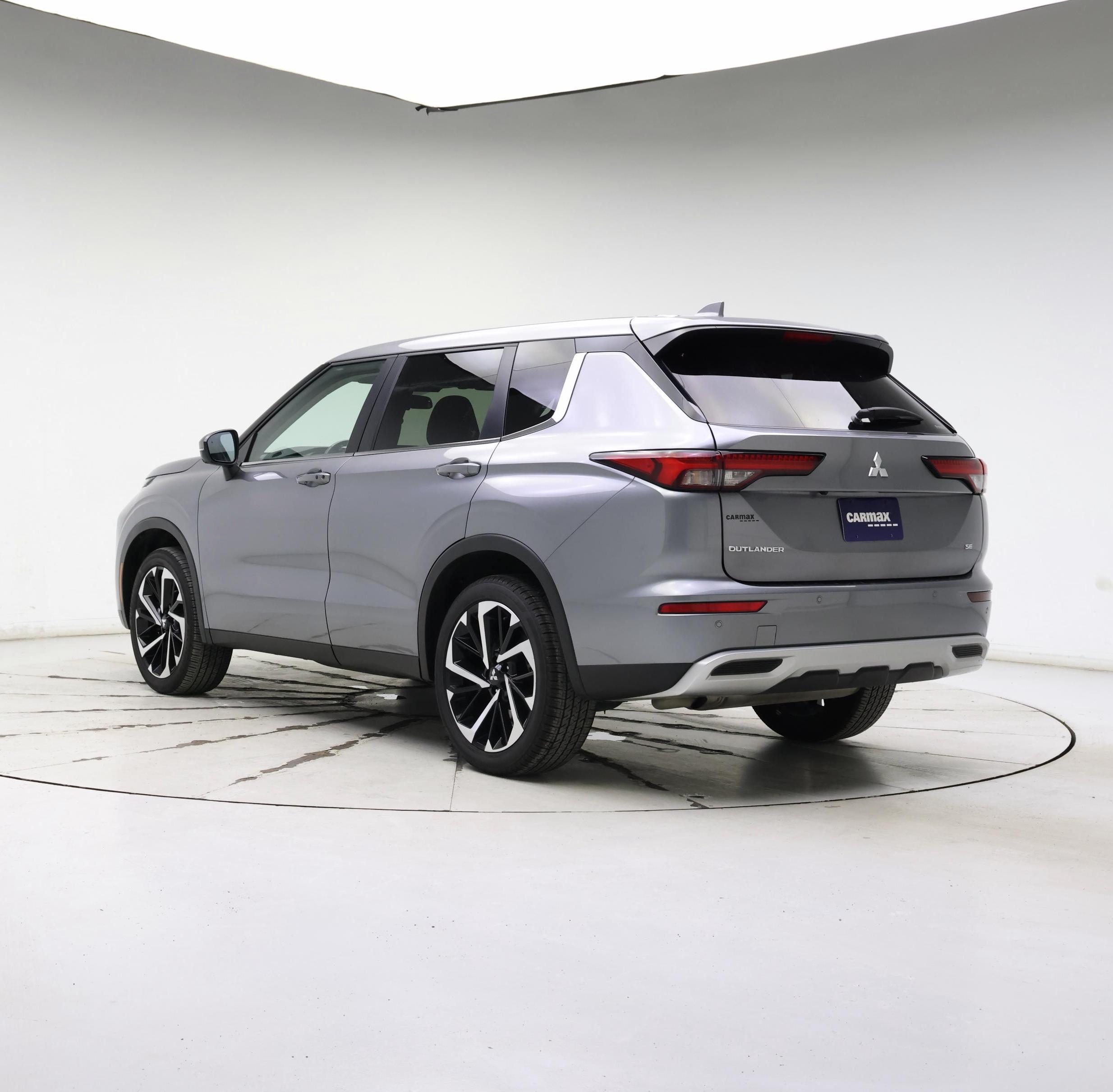 Thumbnail: 2024 Mitsubishi Outlander - 2