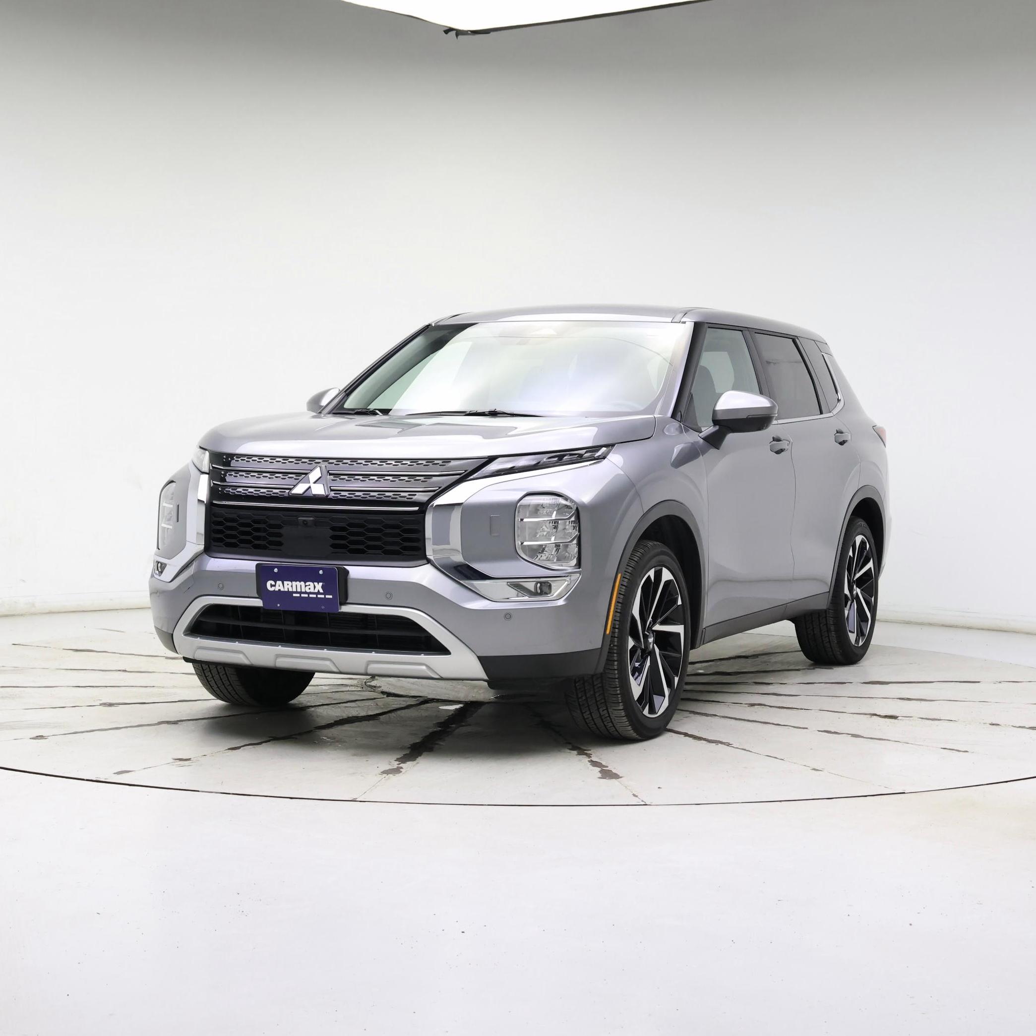 Thumbnail: 2024 Mitsubishi Outlander - 4