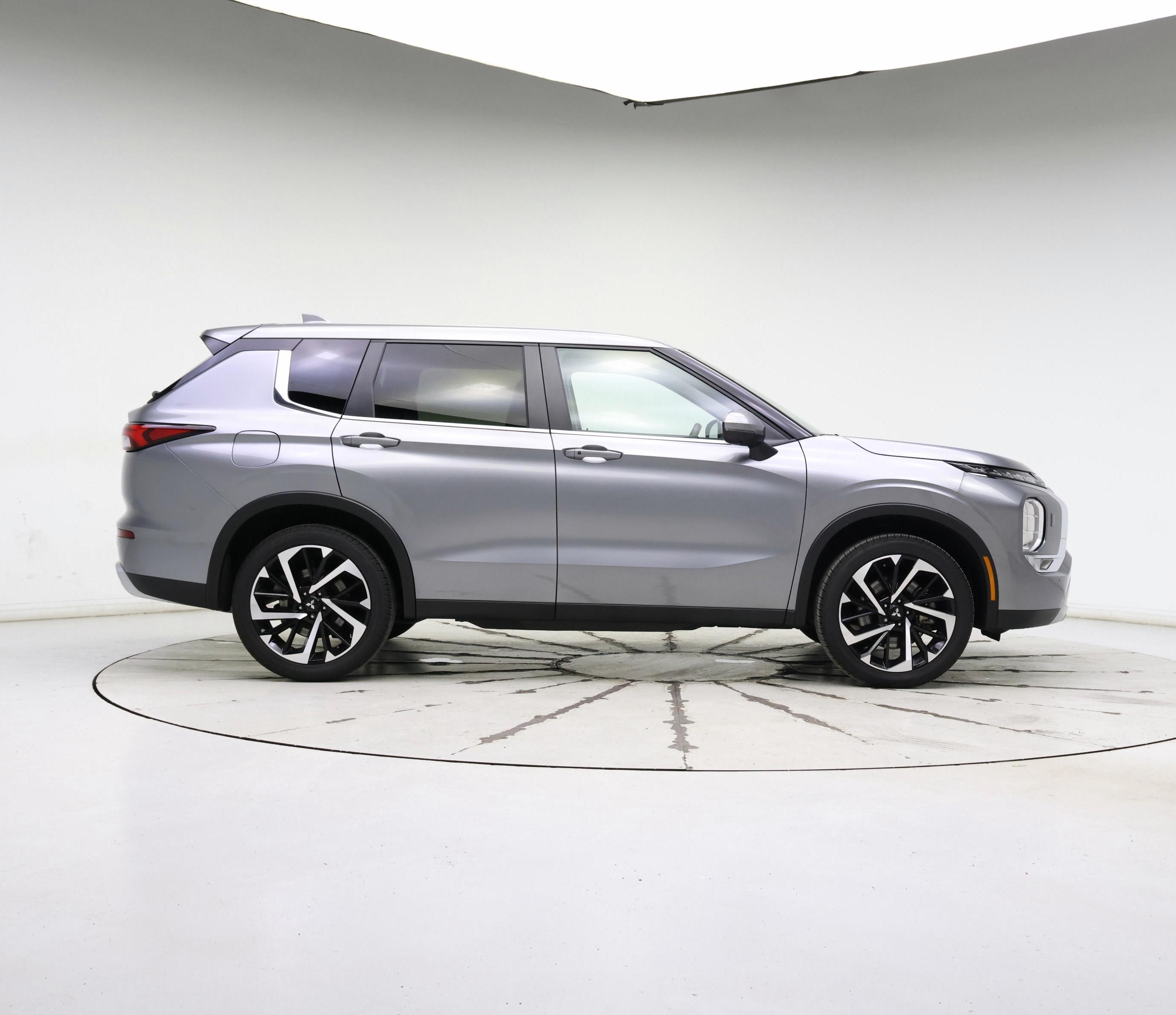 Thumbnail: 2024 Mitsubishi Outlander - 7