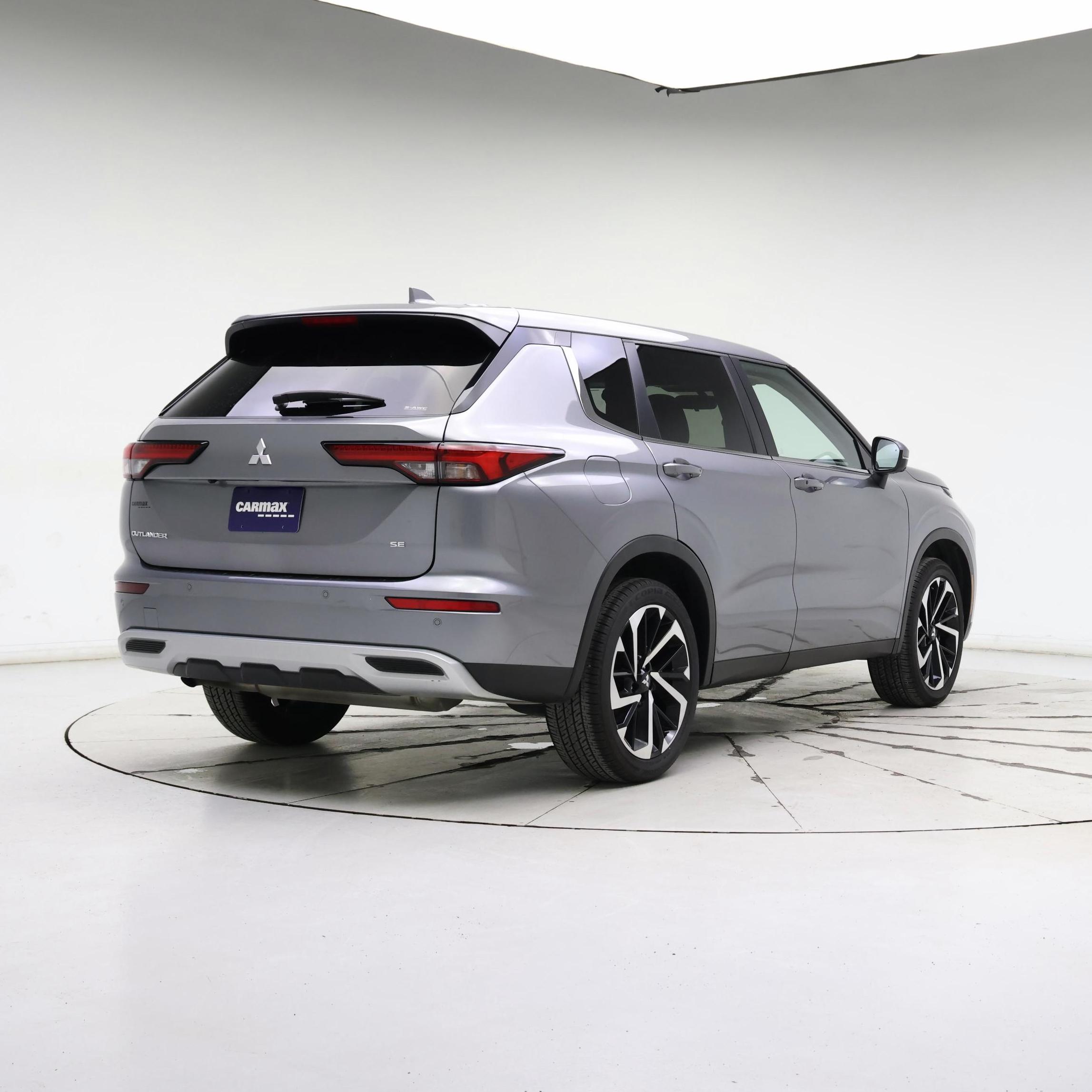 Thumbnail: 2024 Mitsubishi Outlander - 8