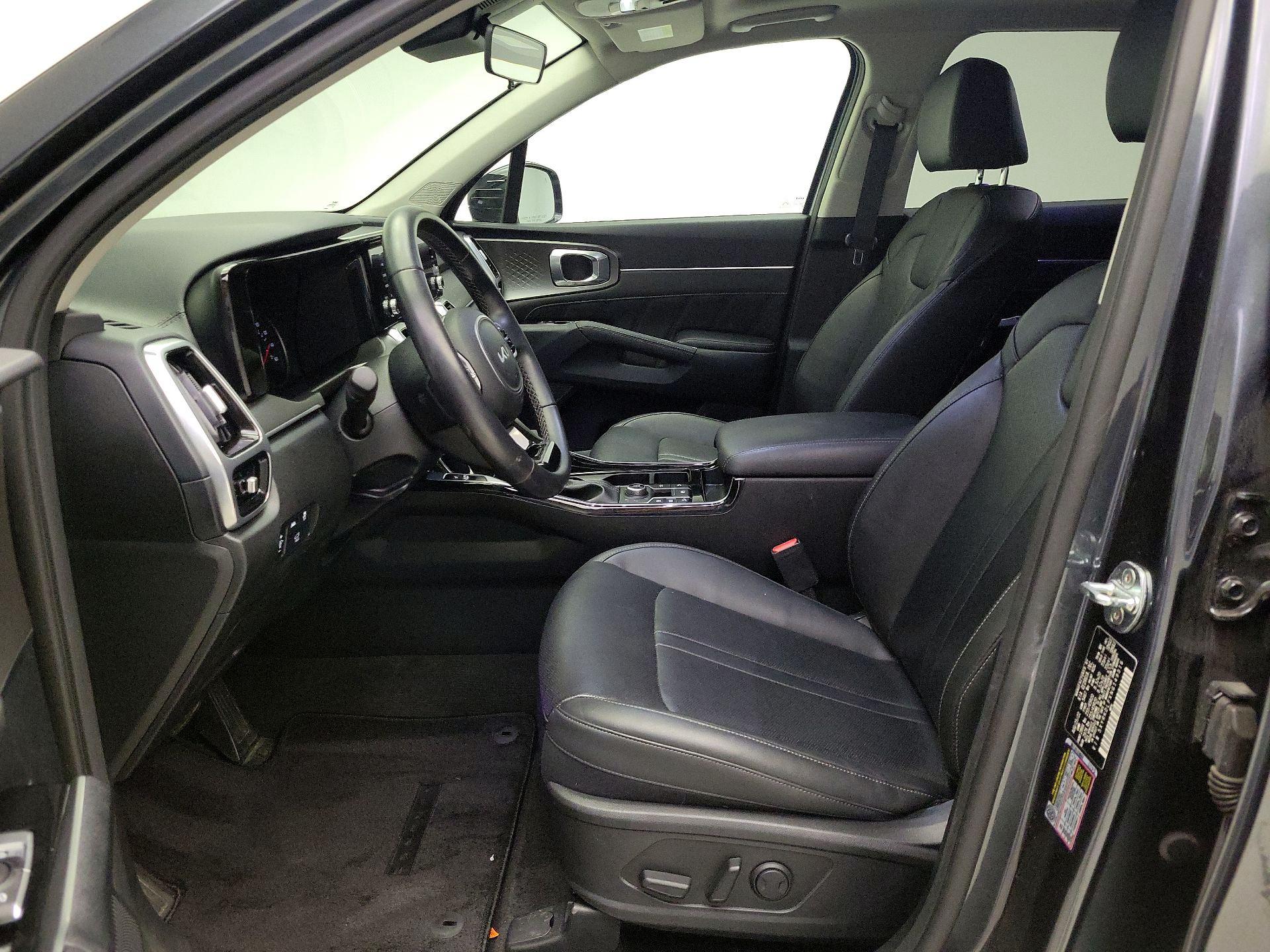 Thumbnail: 2022 Kia Sorento - 11