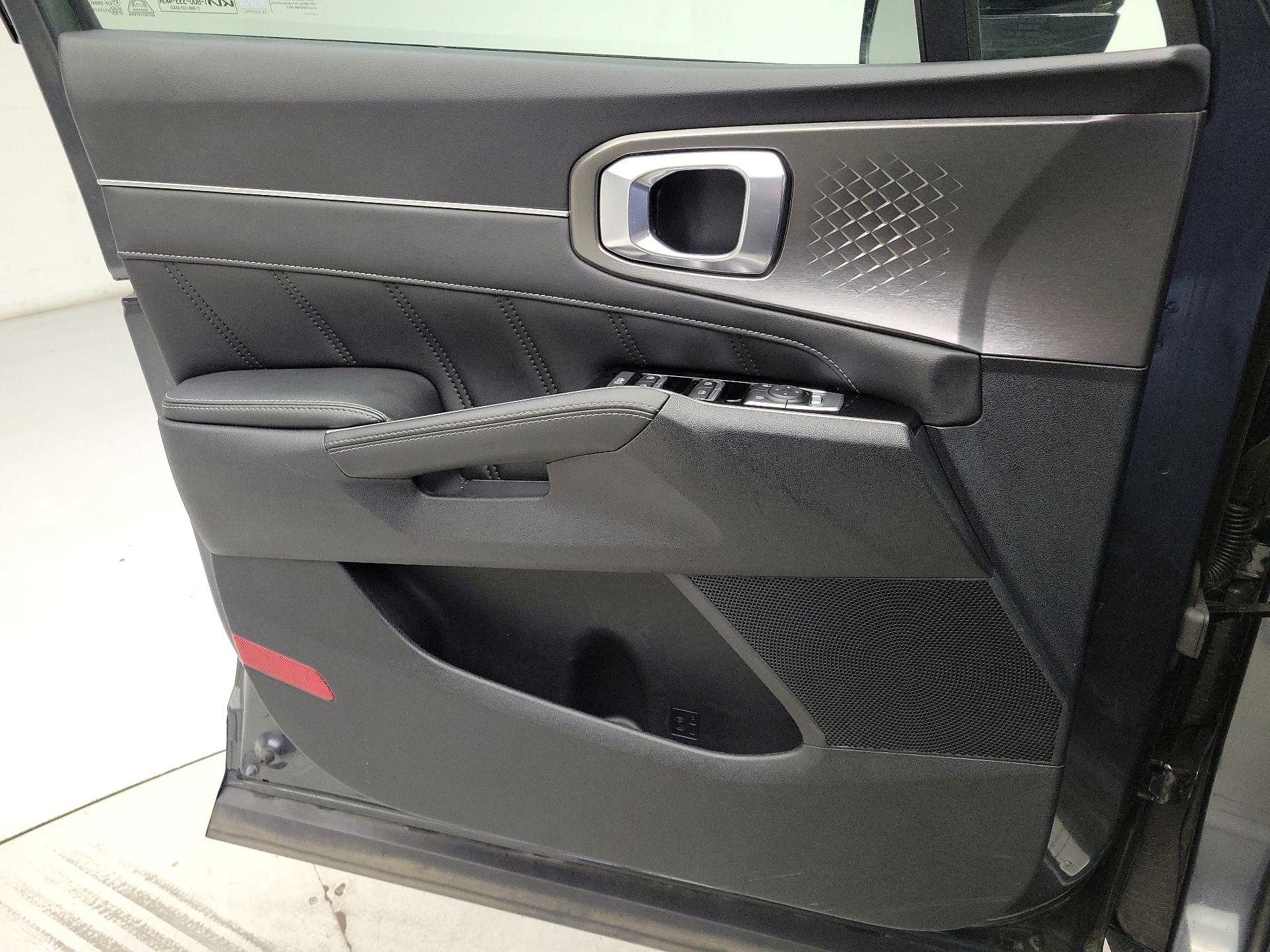 Thumbnail: 2022 Kia Sorento - 12