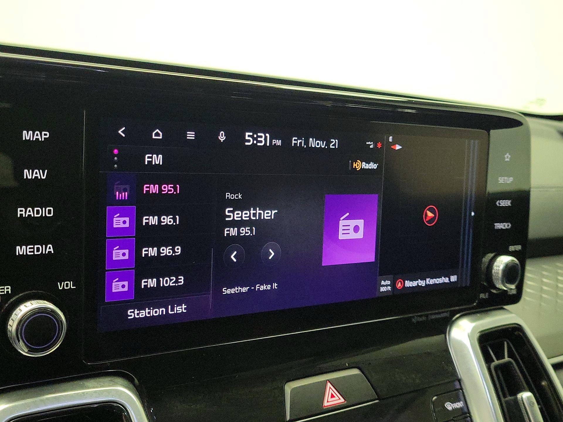 Thumbnail: 2022 Kia Sorento - 16