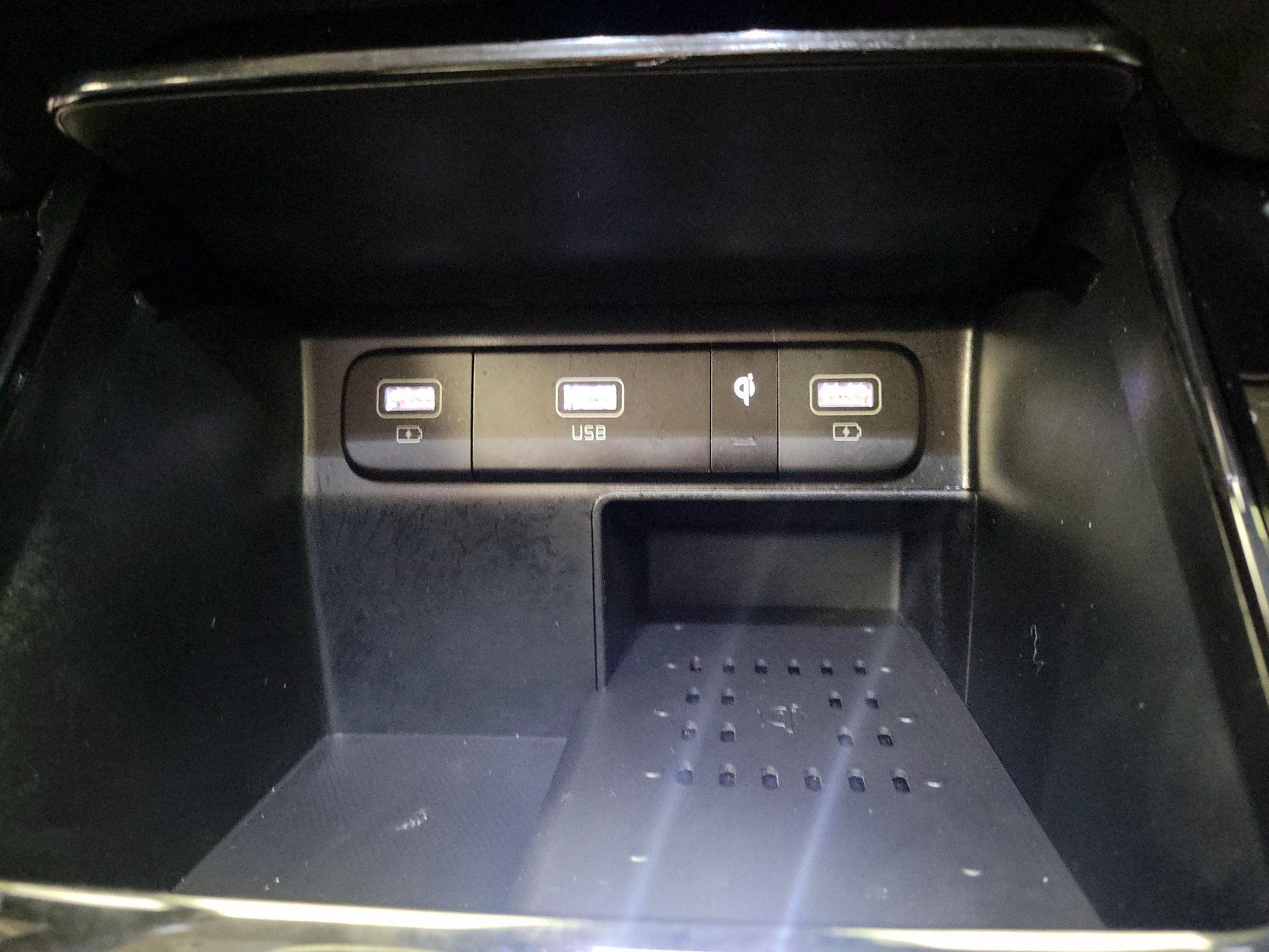 Thumbnail: 2022 Kia Sorento - 19