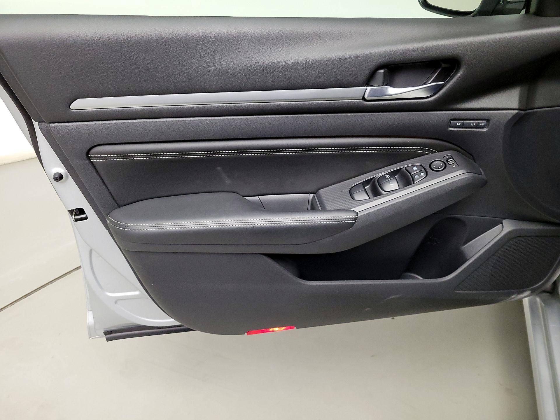 Thumbnail: 2019 Nissan Altima - 12