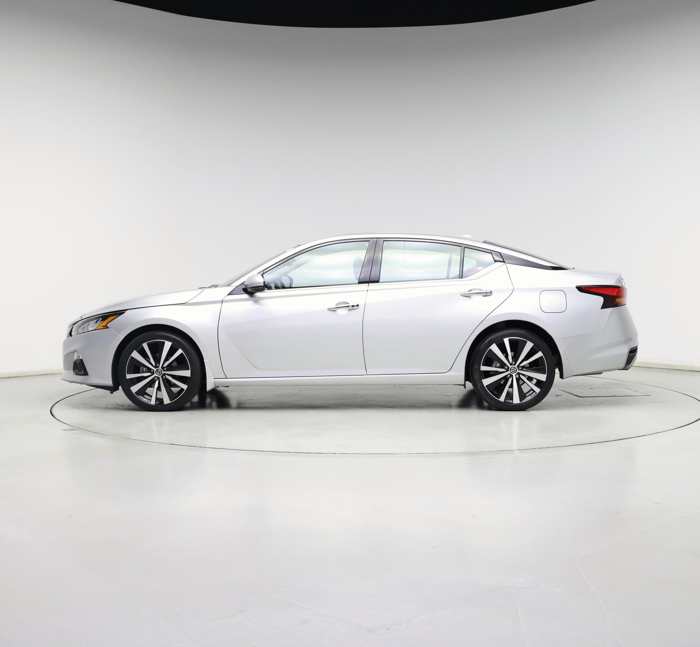 Thumbnail: 2019 Nissan Altima - 3