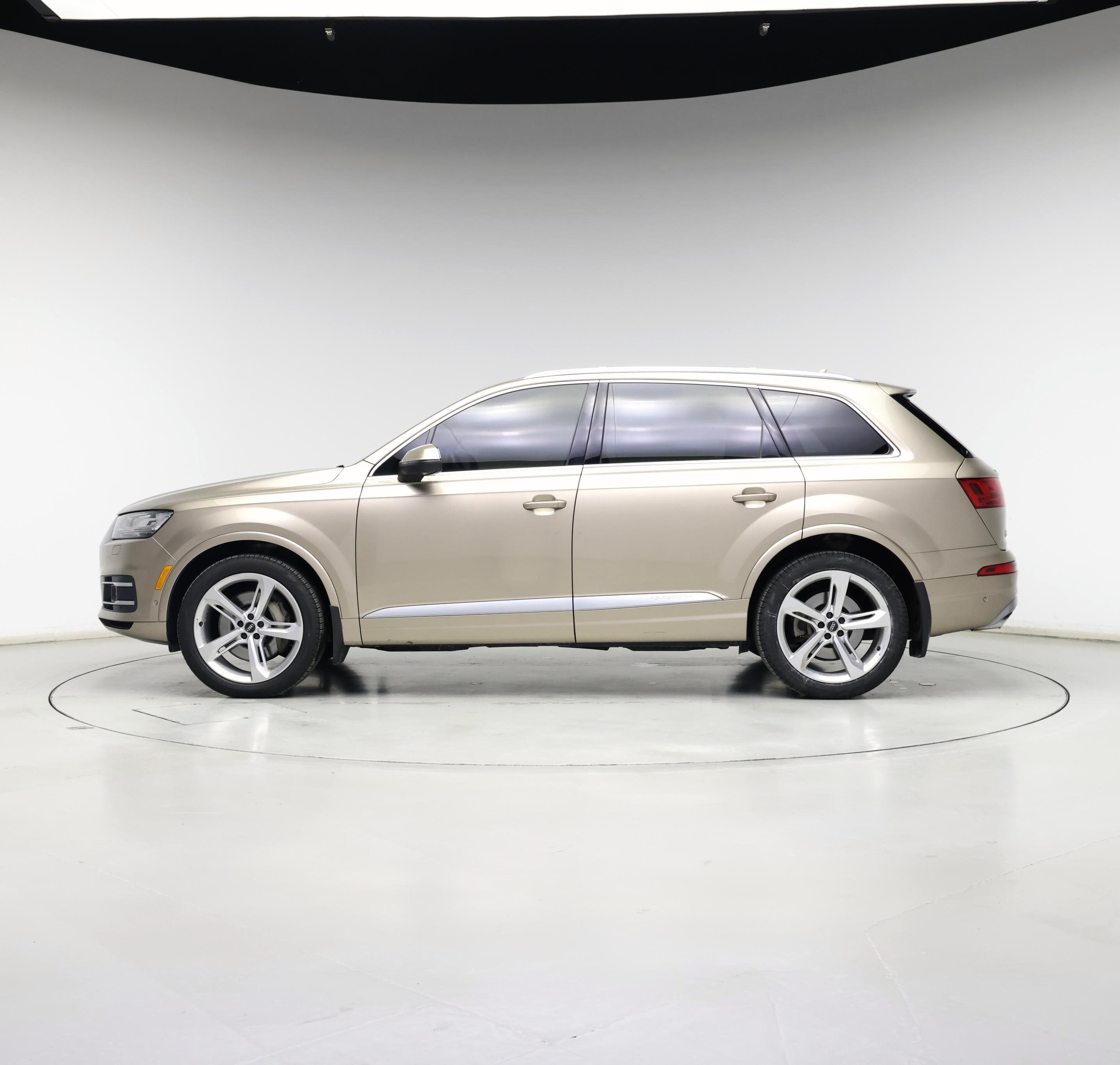 Thumbnail: 2019 Audi Q7 - 3