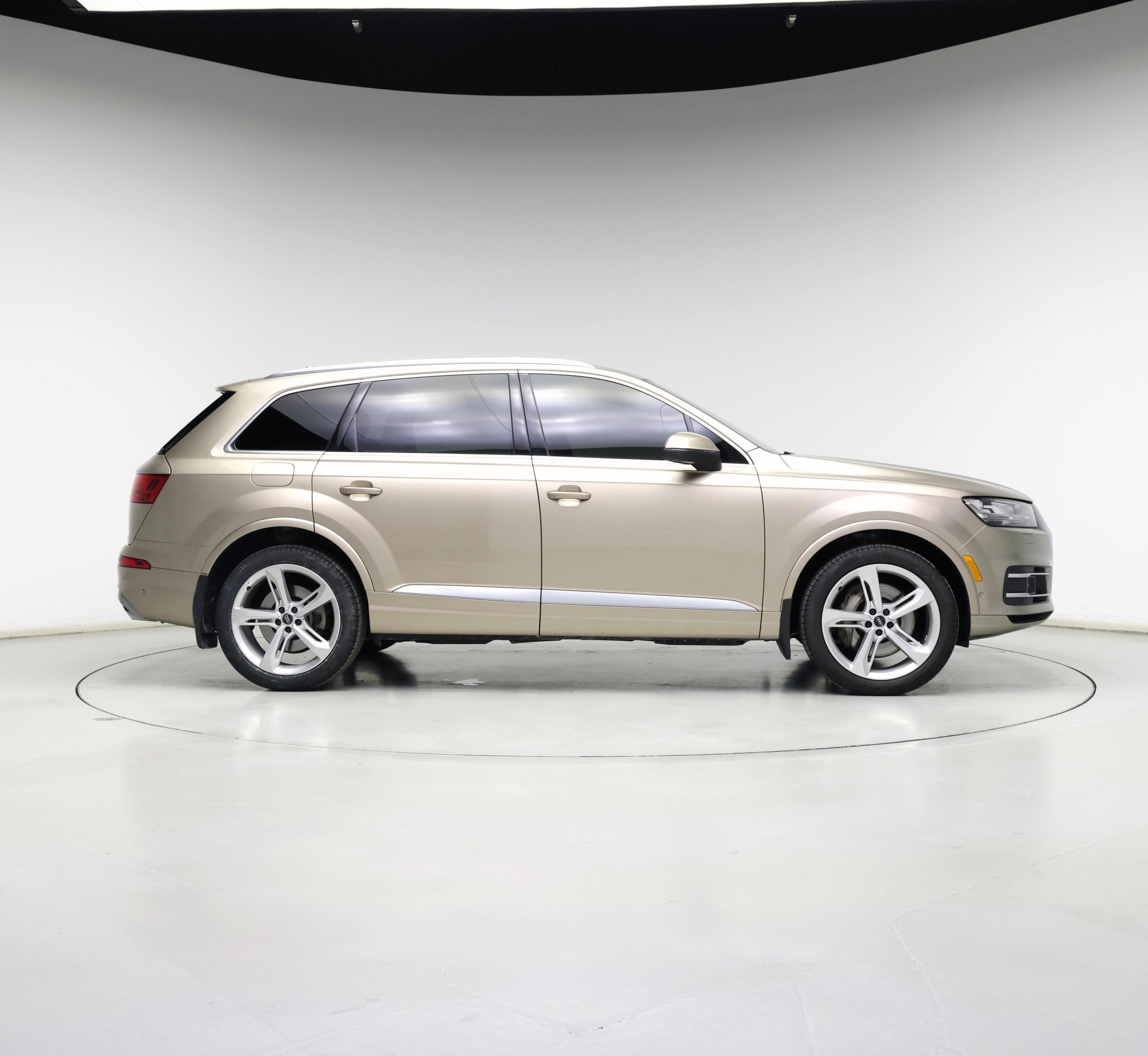 Thumbnail: 2019 Audi Q7 - 7