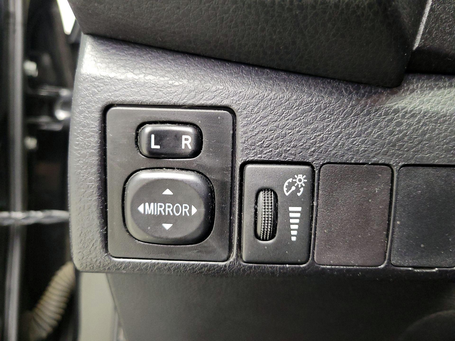 Thumbnail: 2015 Toyota Corolla - 13